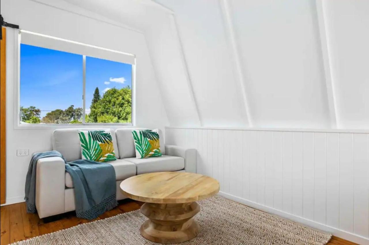 Pet friendly100m to Beach and Cafe by Custom Bnb Hosting