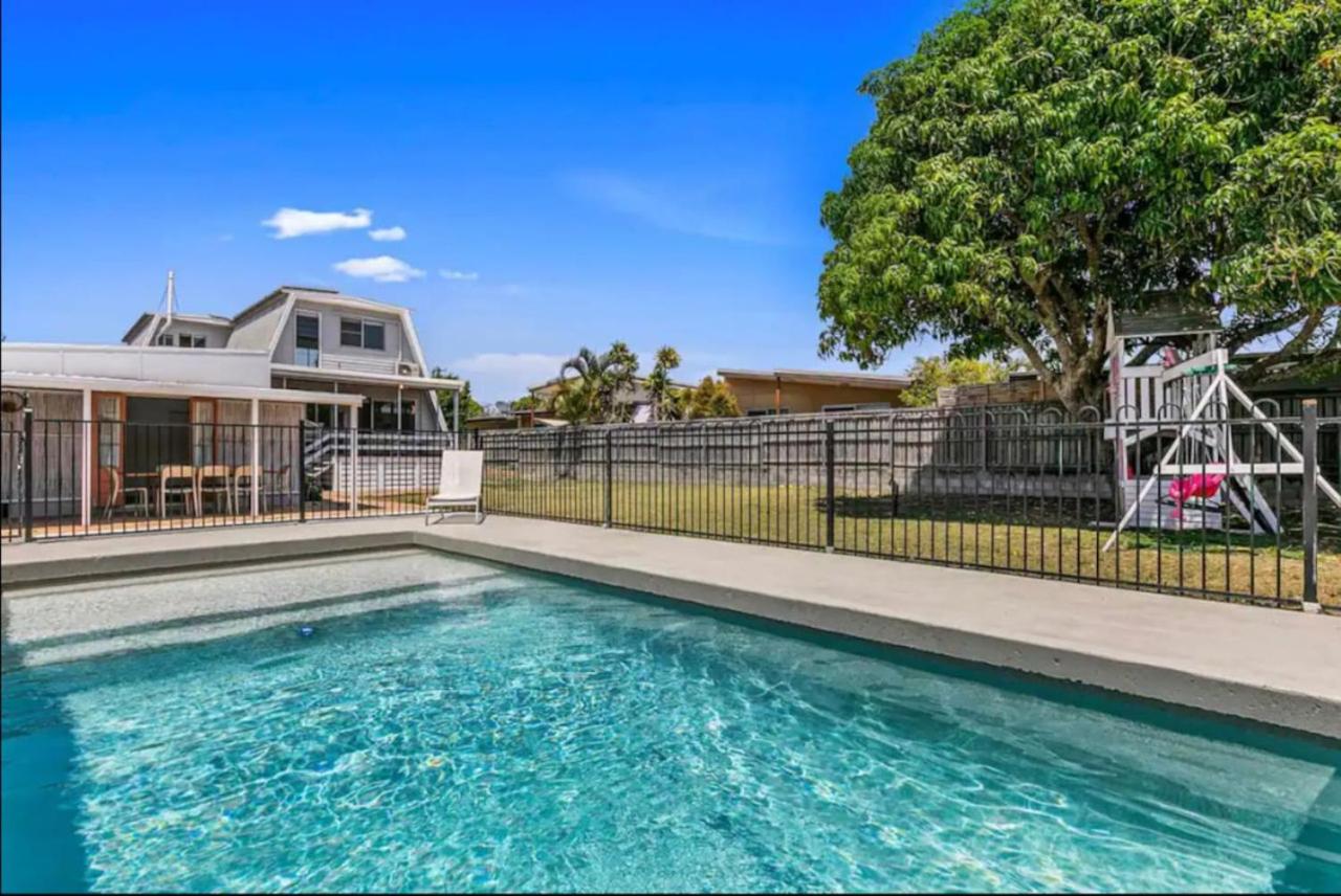 Pet friendly100m to Beach and Cafe by Custom Bnb Hosting