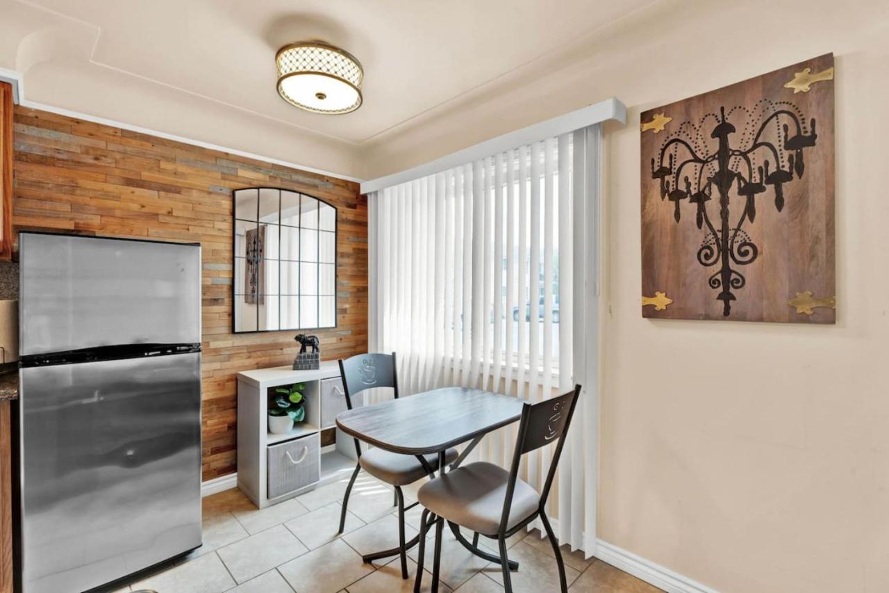 Stylish Comfy Shleby Retreat Patio Parking view 2