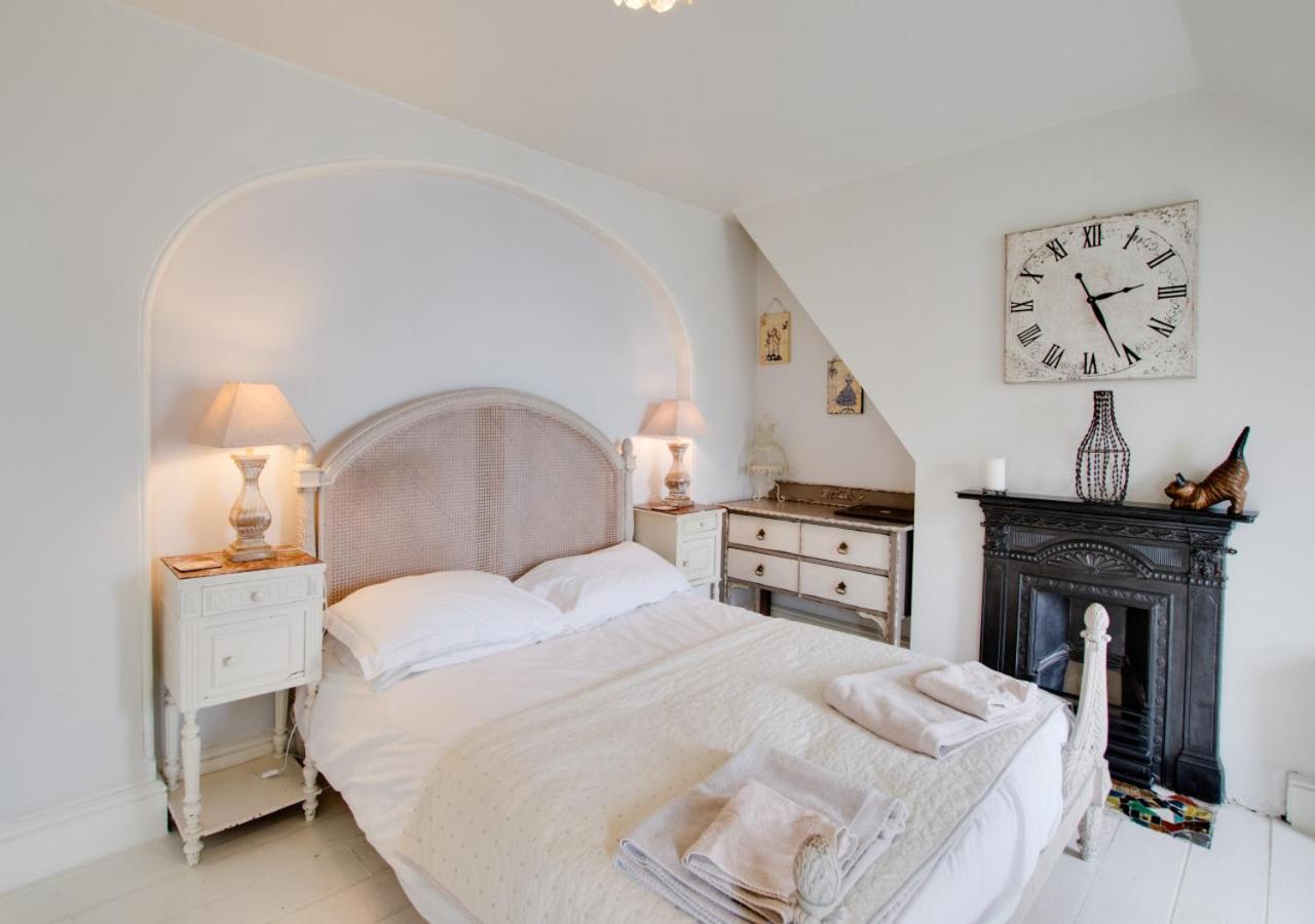 3 Bed in Swanage oc-wy621
