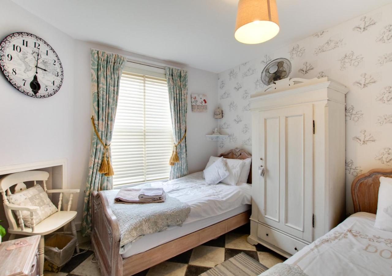 3 Bed in Swanage oc-wy621