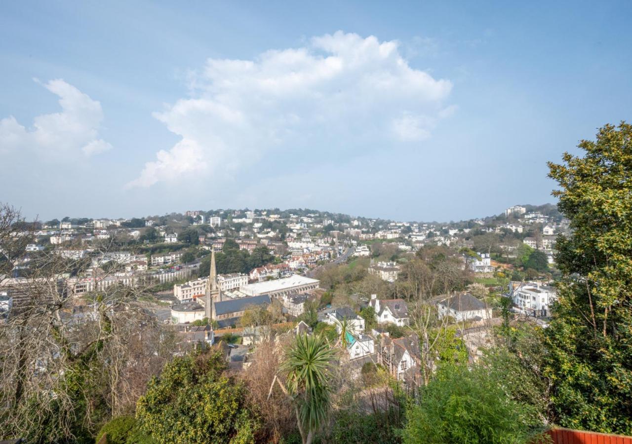5 Bed in Torquay oc-bcvane view 2