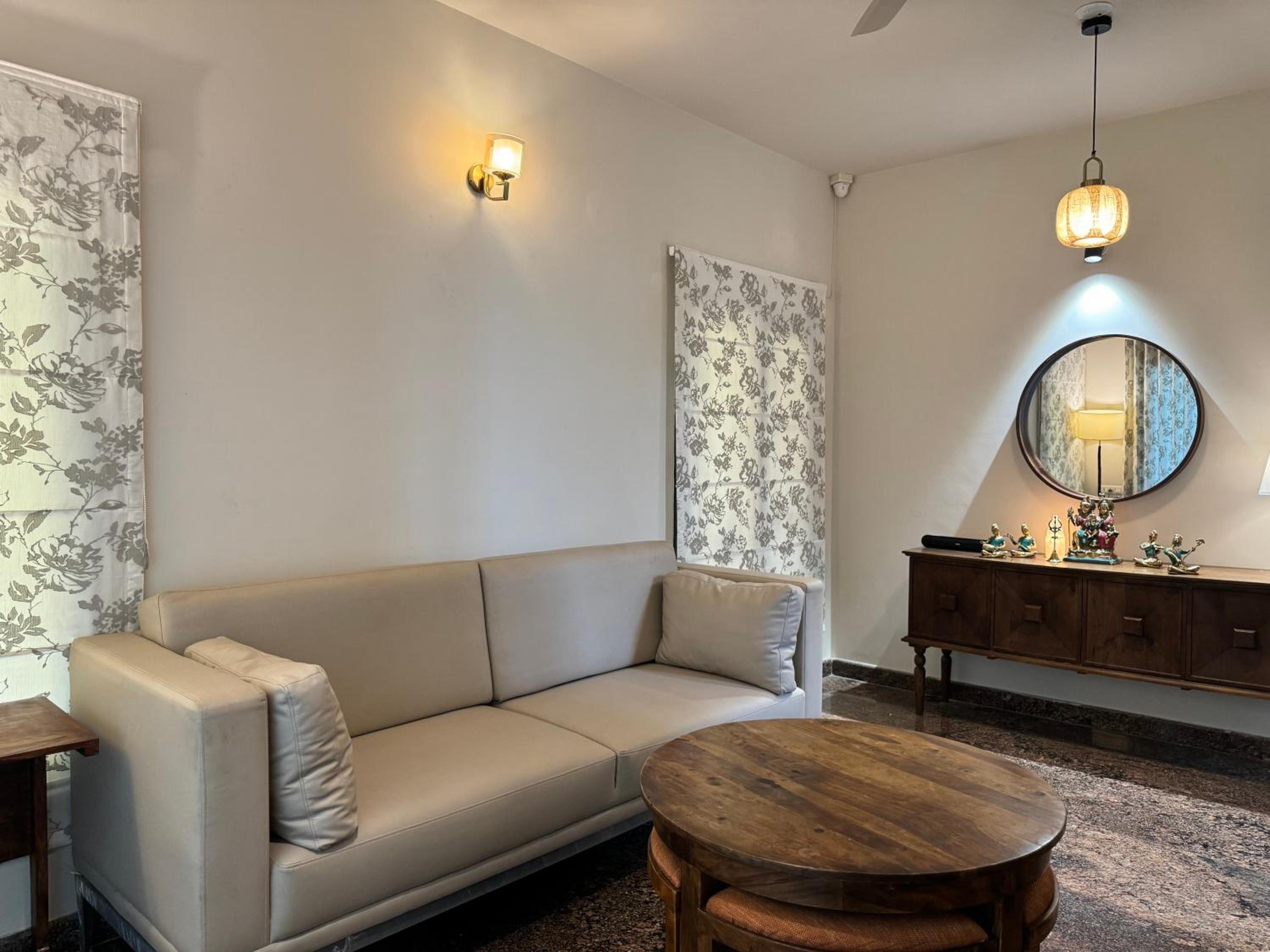 Idam Na Mama - Luxury Homestay by HomeSlice view 5
