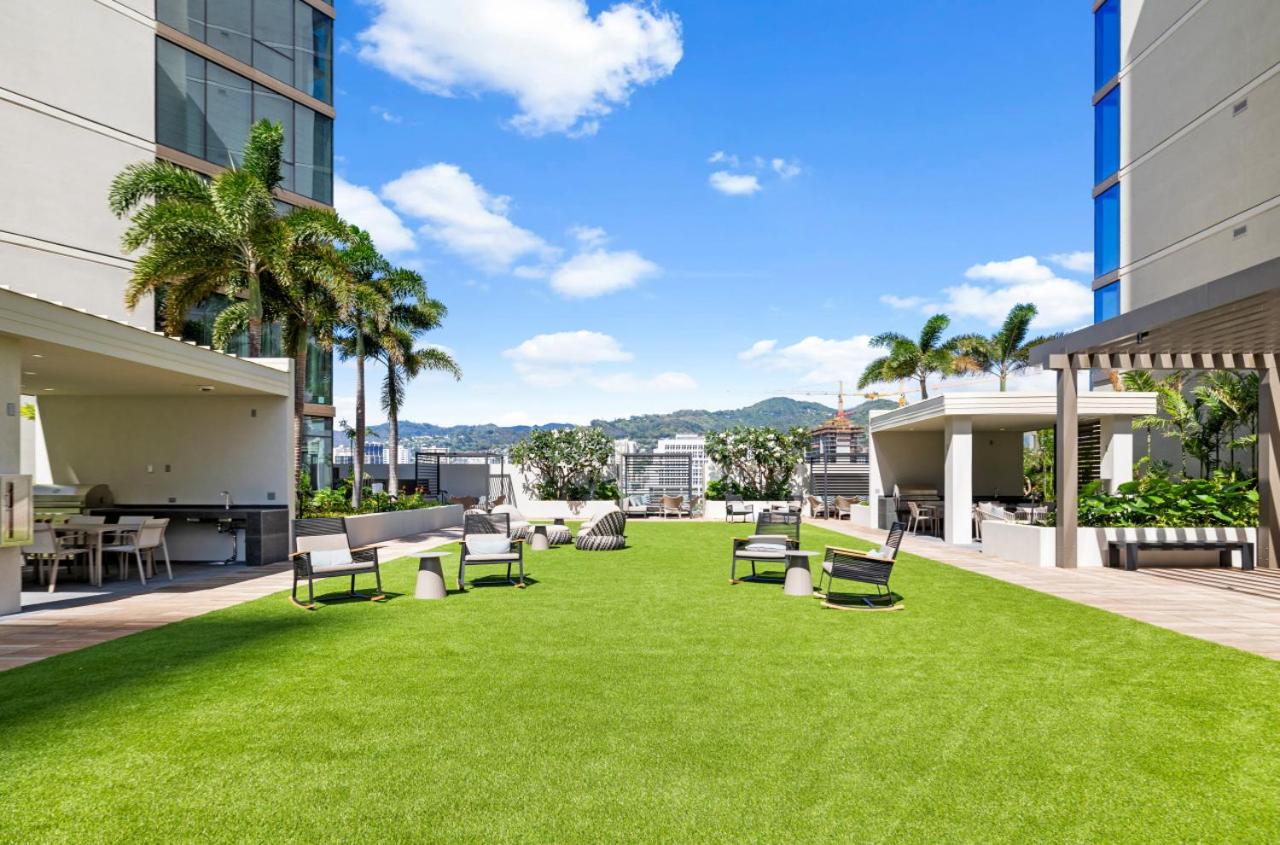 Upscale SKY Ala Moana Brand new 2 bedroom Sleeps 6, photo 25