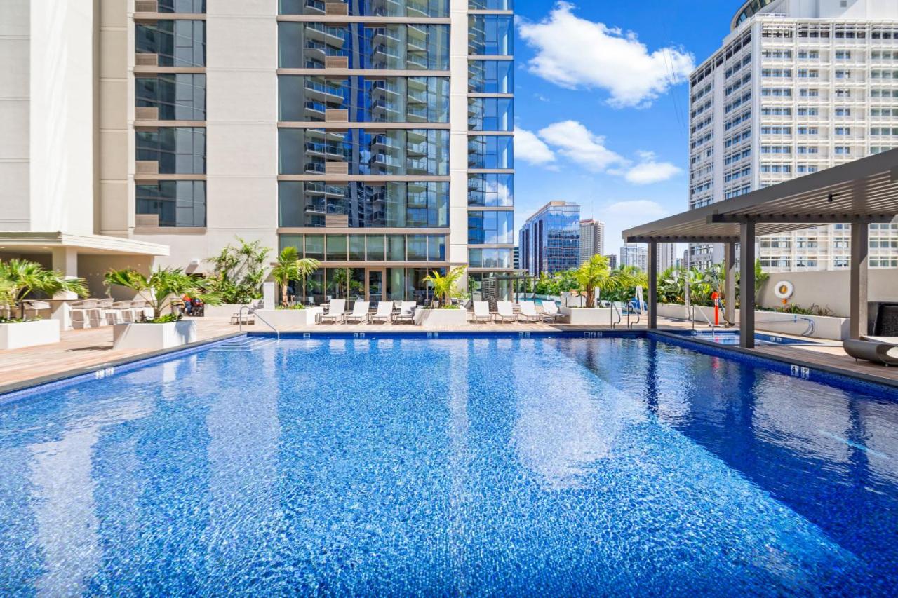 Upscale SKY Ala Moana Brand new 2 bedroom Sleeps 6, photo 39