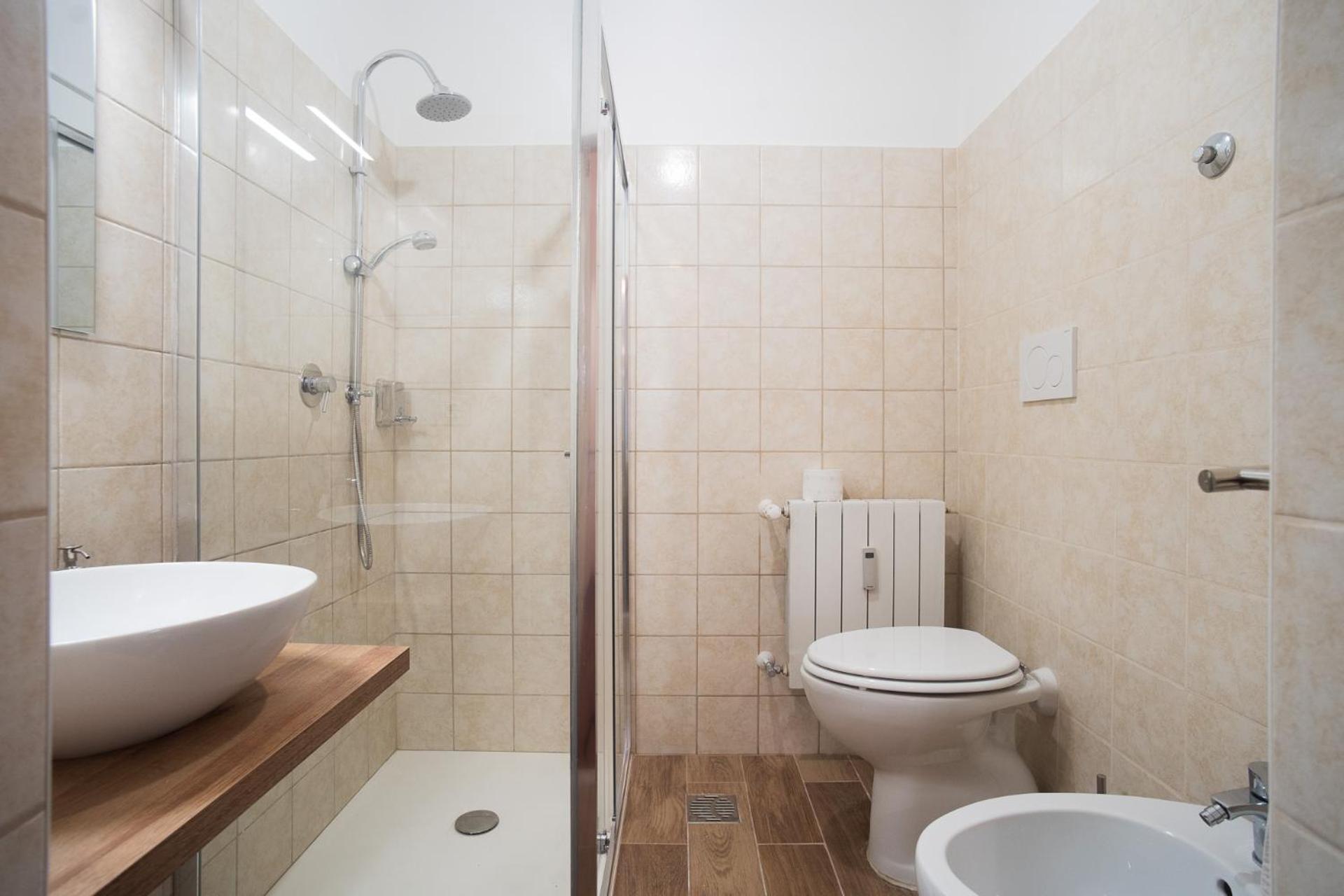 Vaticano Suite 3 bagni-11 posti-200mq-Wifi-Garage