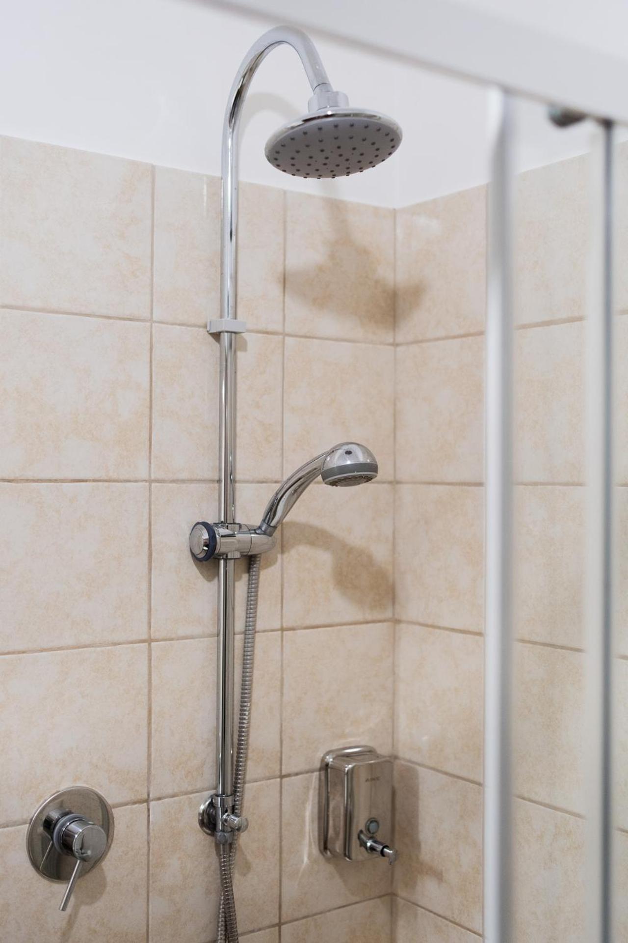 Vaticano Suite 3 bagni-11 posti-200mq-Wifi-Garage