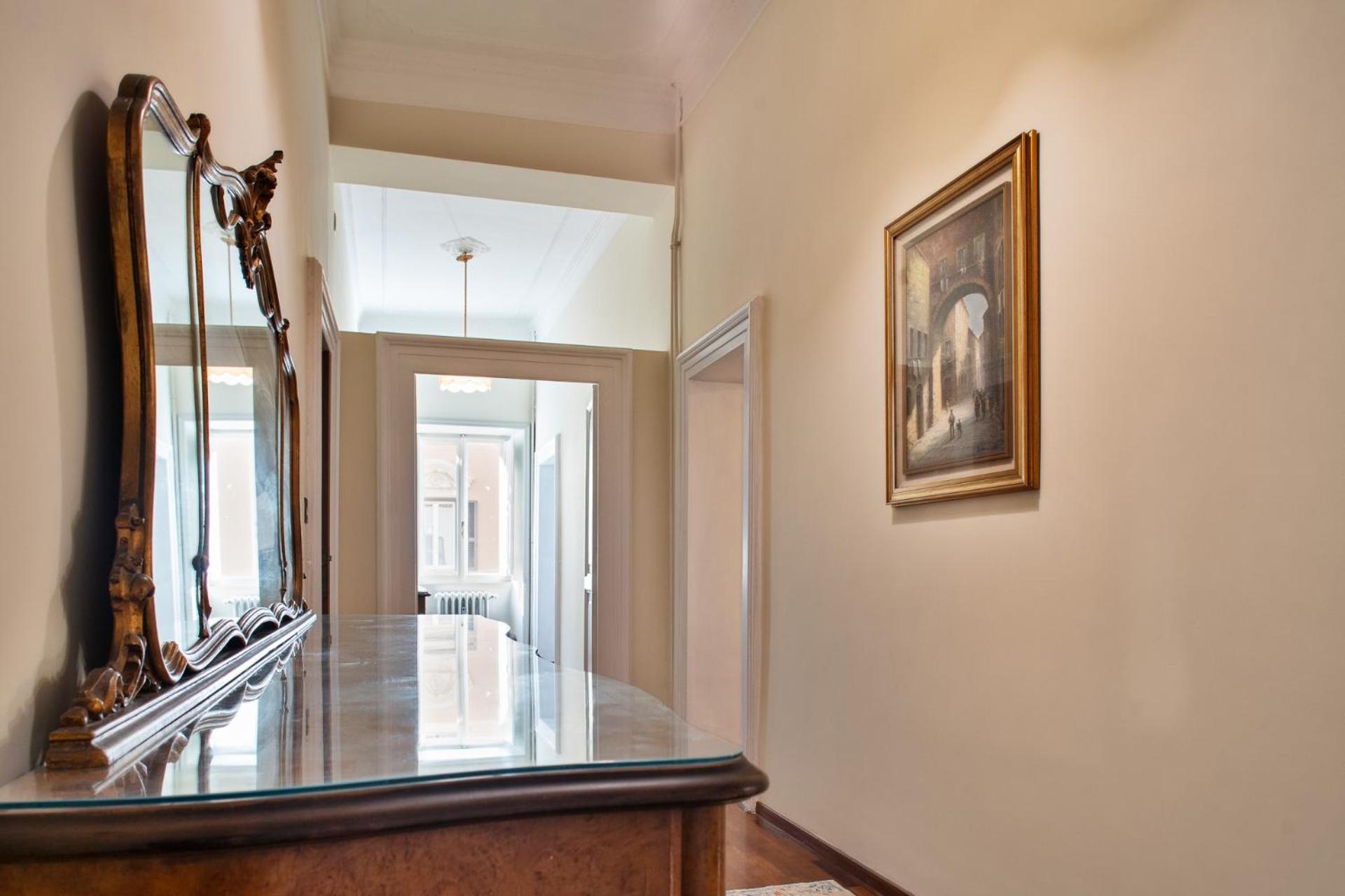 Vaticano Suite 3 bagni-11 posti-200mq-Wifi-Garage