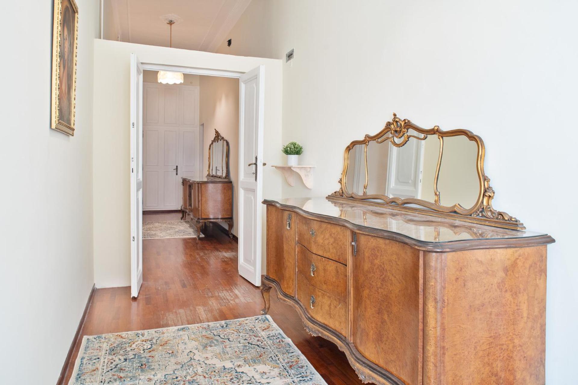 Vaticano Suite 3 bagni-11 posti-200mq-Wifi-Garage