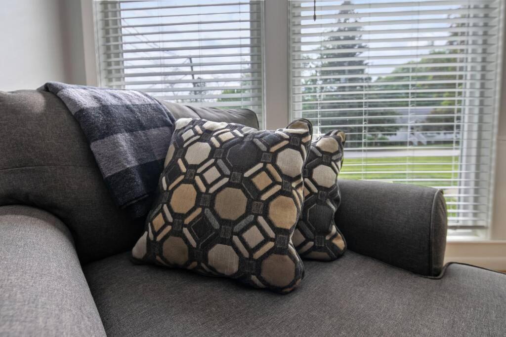 Haymount Bedroom Suite view 4