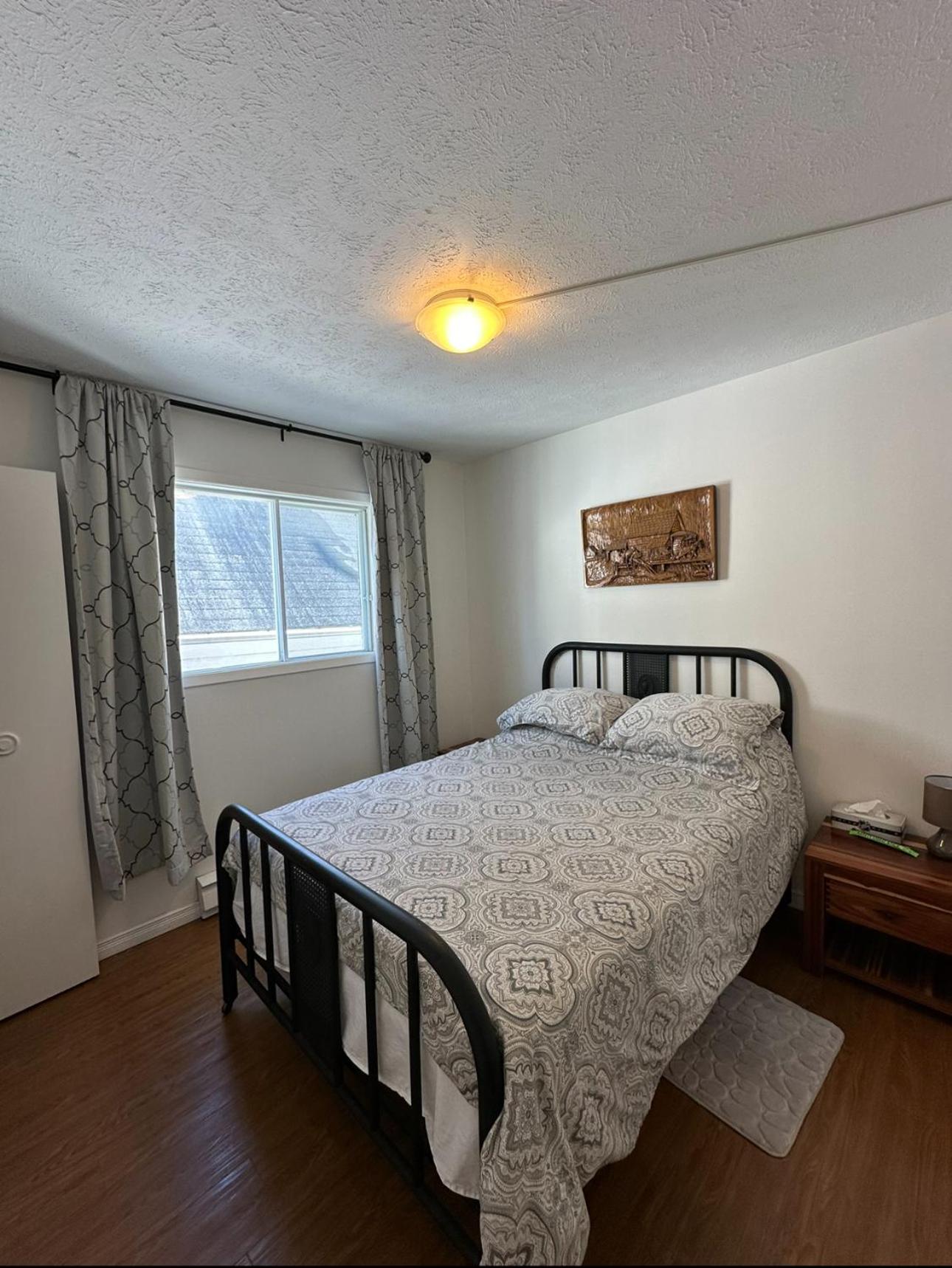 Quiet, comfortable great location 2 bedroom