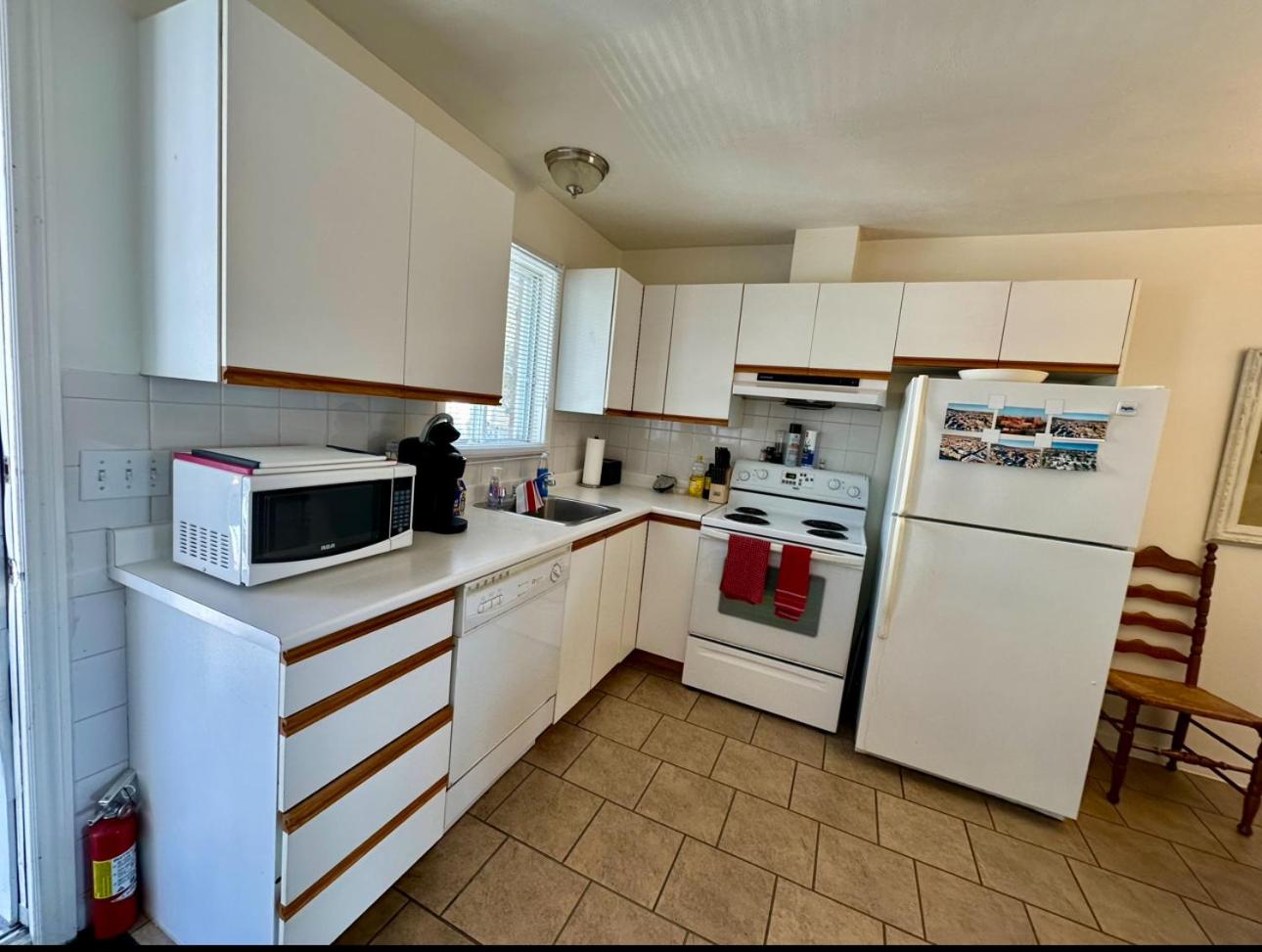 Quiet, comfortable great location 2 bedroom