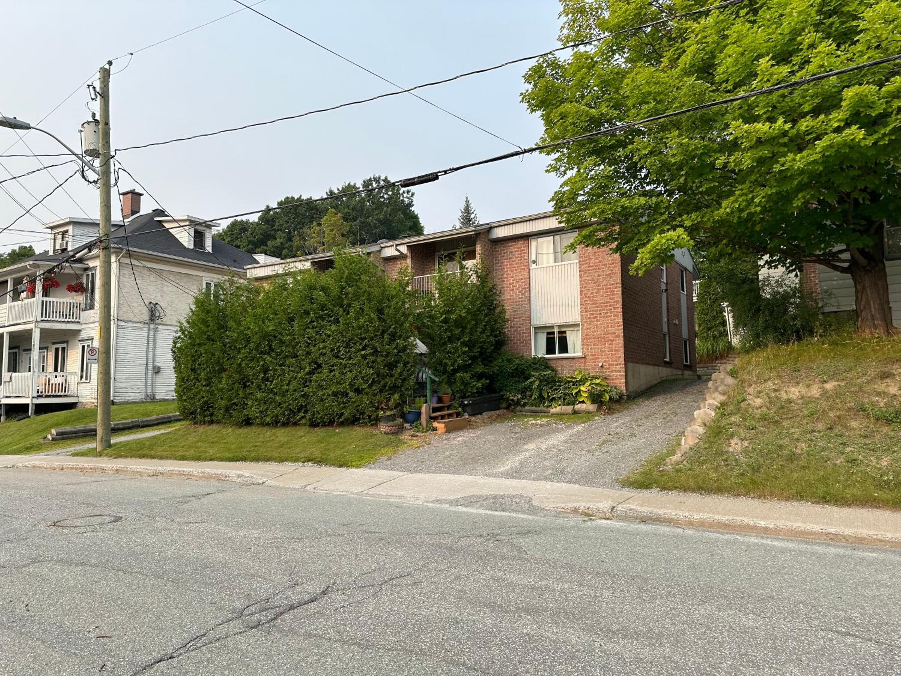 Quiet, comfortable great location 2 bedroom
