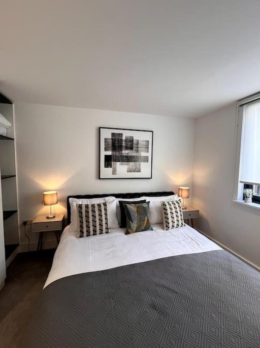 Beautiful 2 beds Apartment - check profile