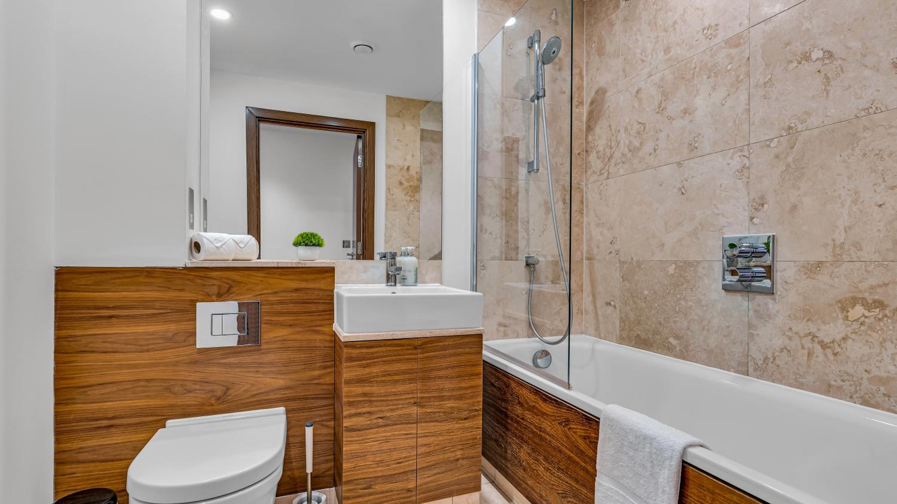 MySquare Shoreditch Apartment close to Colombia Road Flower Market