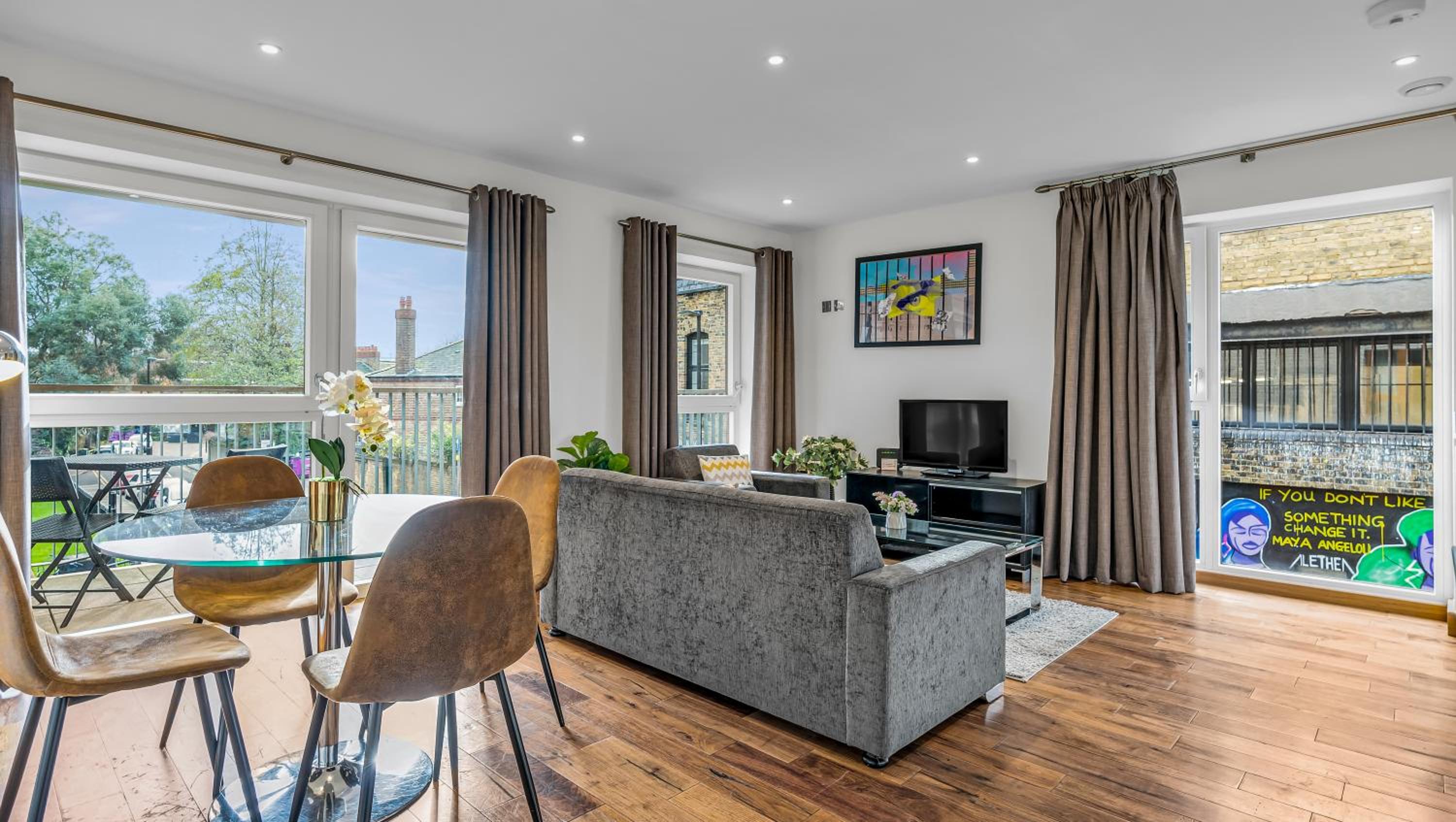 MySquare Shoreditch Apartment close to Colombia Road Flower Market