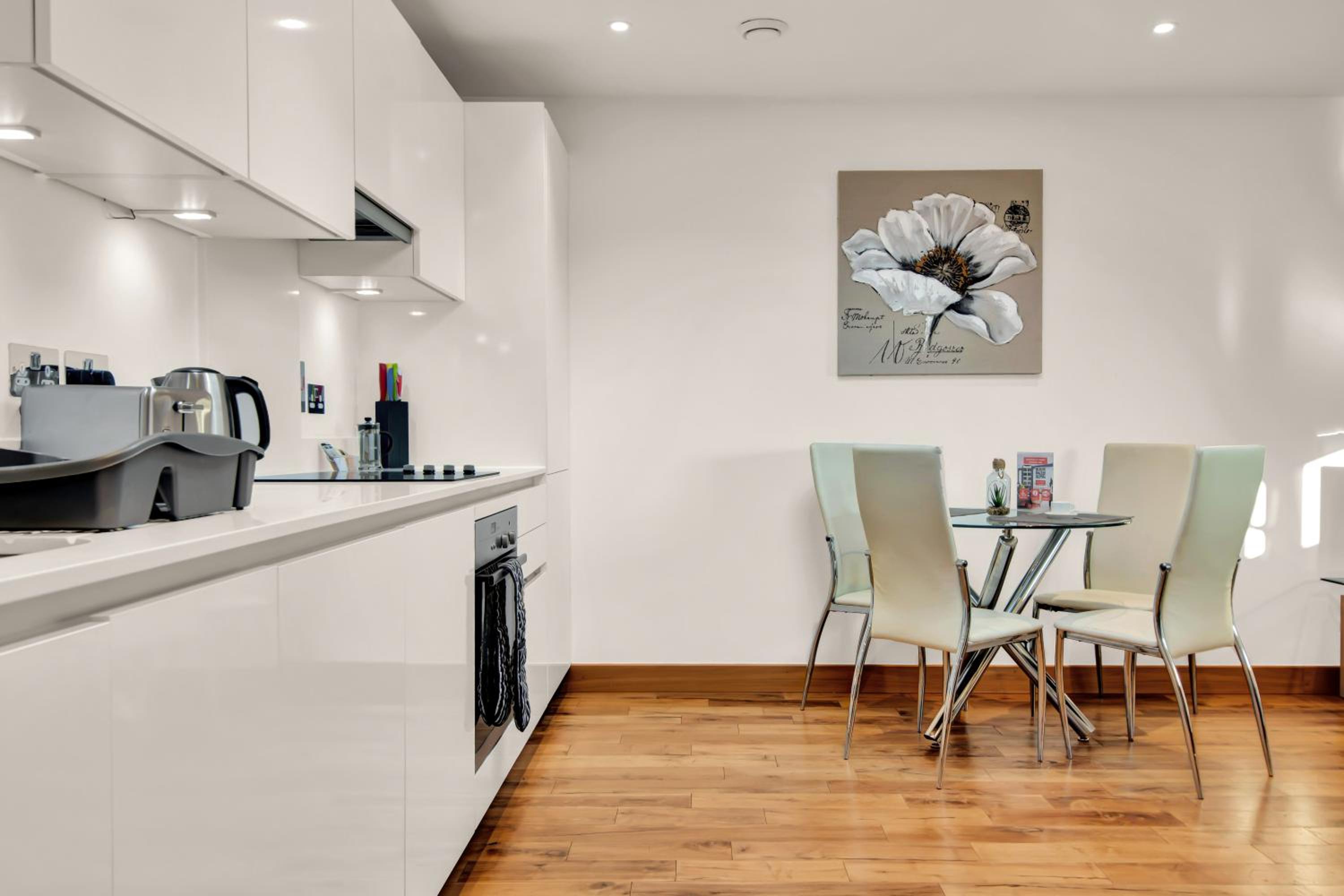MySquare Shoreditch Apartment close to Colombia Road Flower Market
