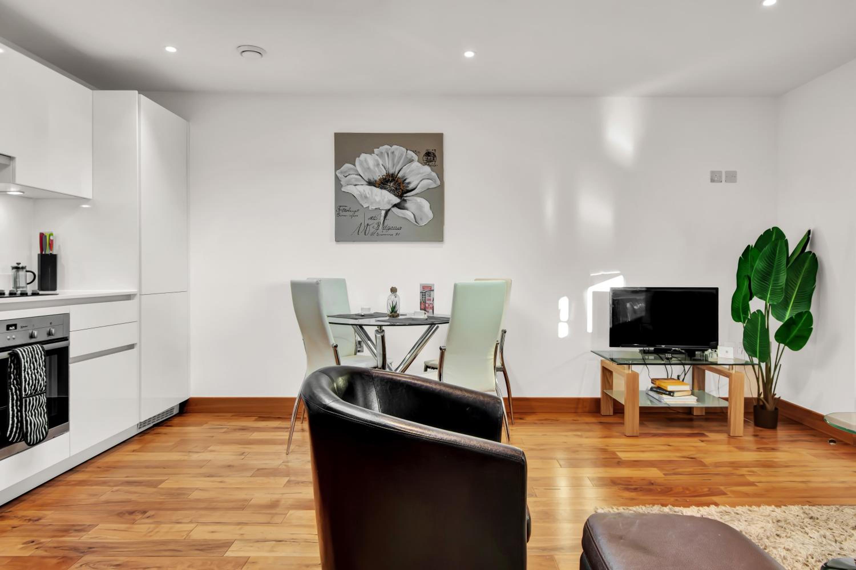MySquare Shoreditch Apartment close to Colombia Road Flower Market