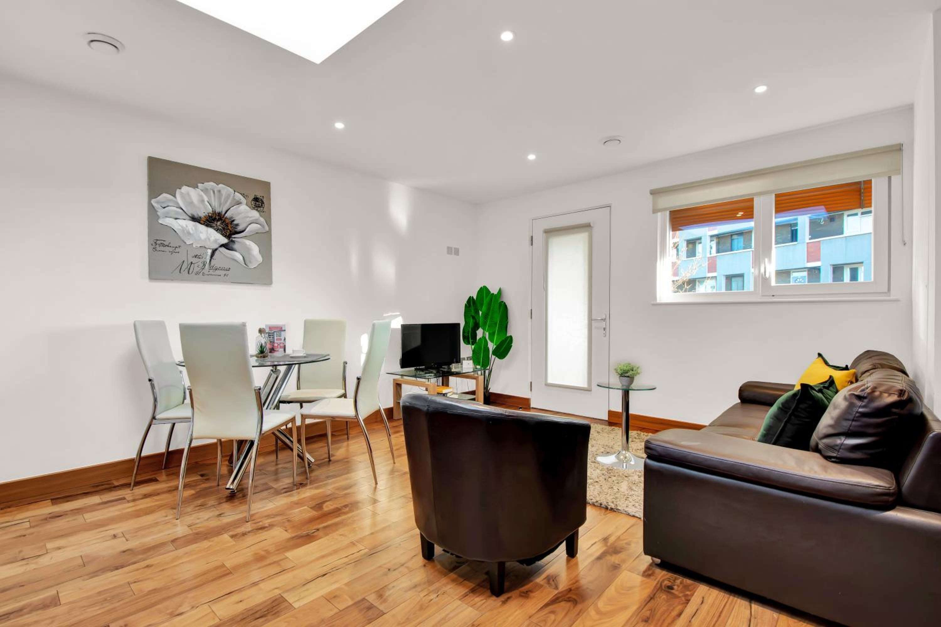 MySquare Shoreditch Apartment close to Colombia Road Flower Market
