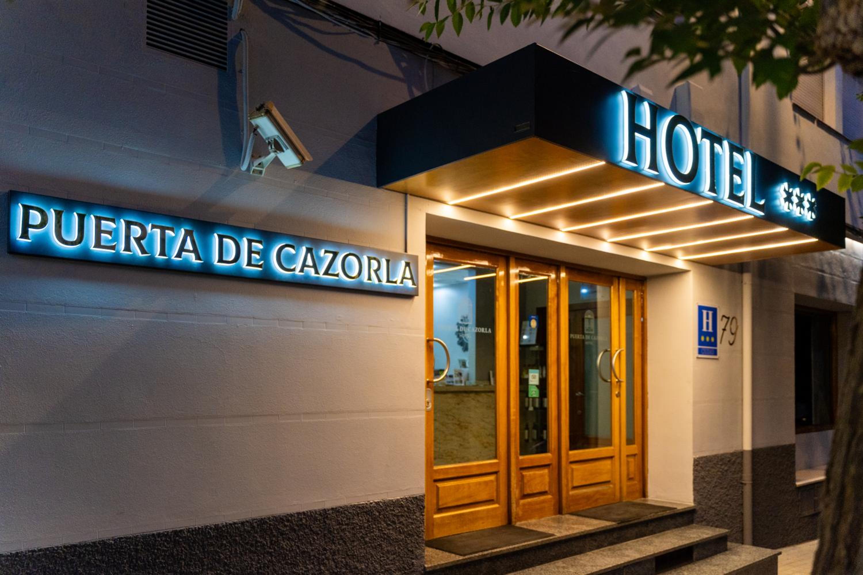 Hotel Puerta de Cazorla - Image 1