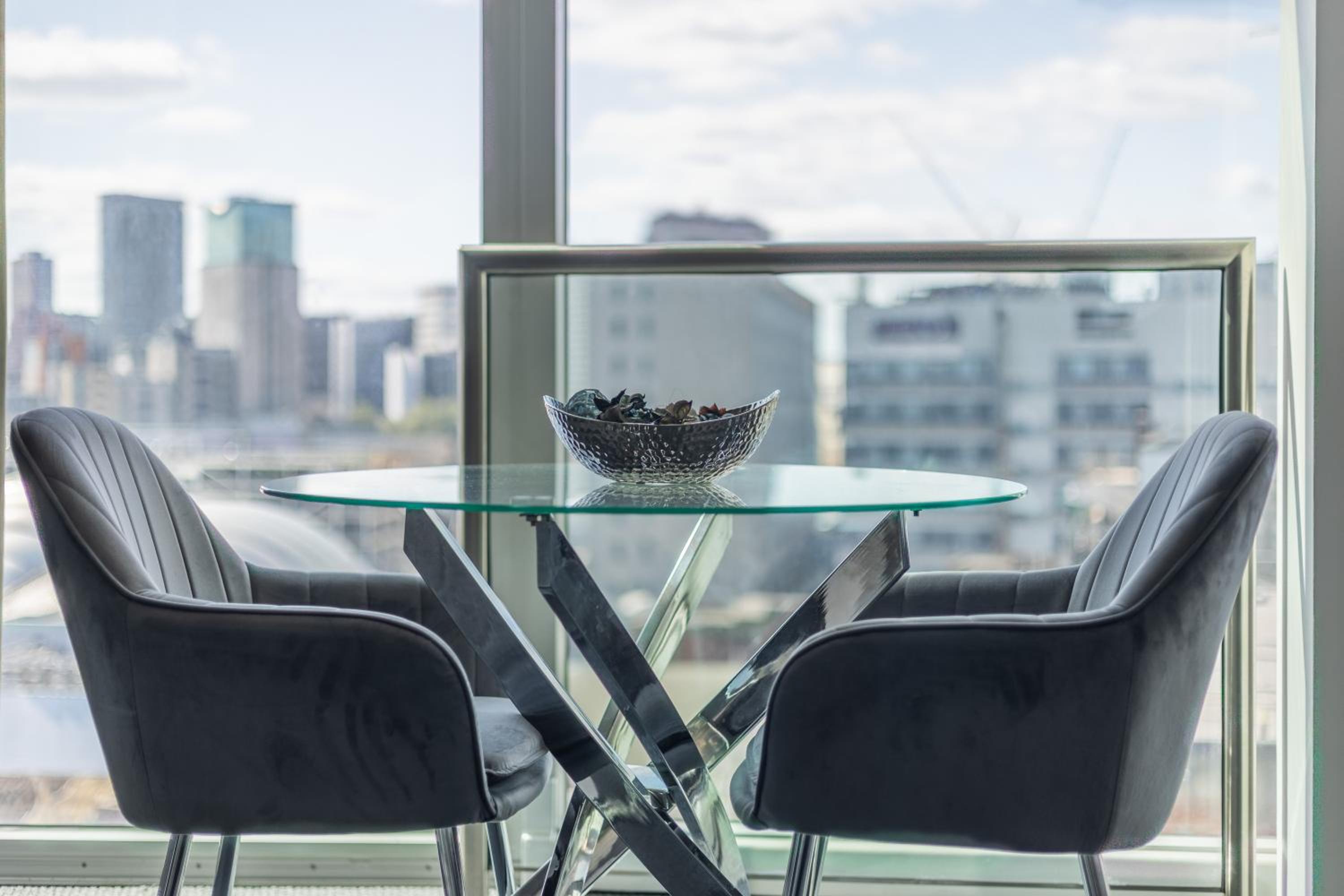 Birmingham City Centre, One bedroom apartment! view 2
