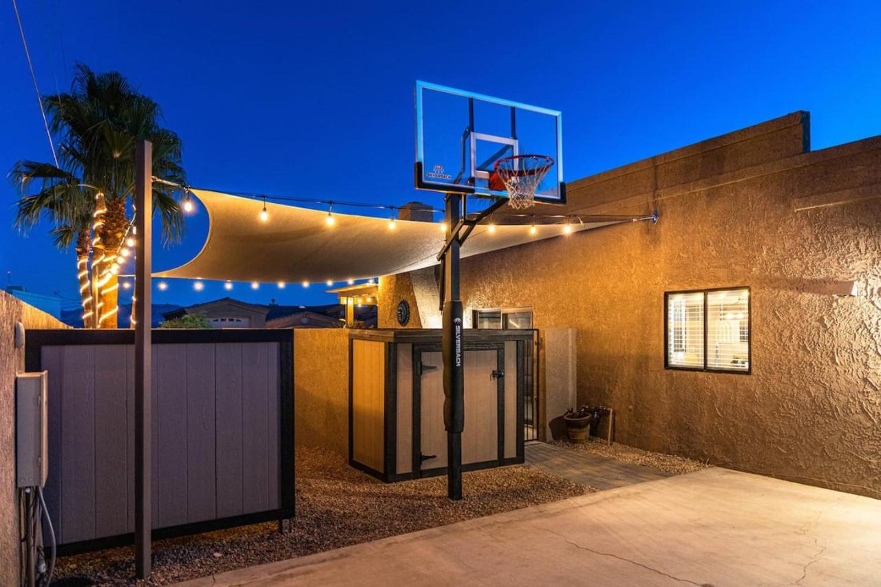Lakeside Entertainment Oasis With Heated Pool and Spa
