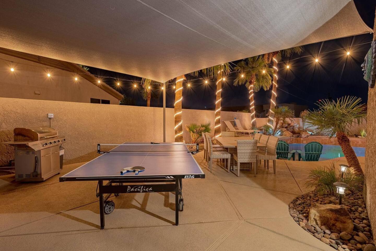 Lakeside Entertainment Oasis With Heated Pool and Spa