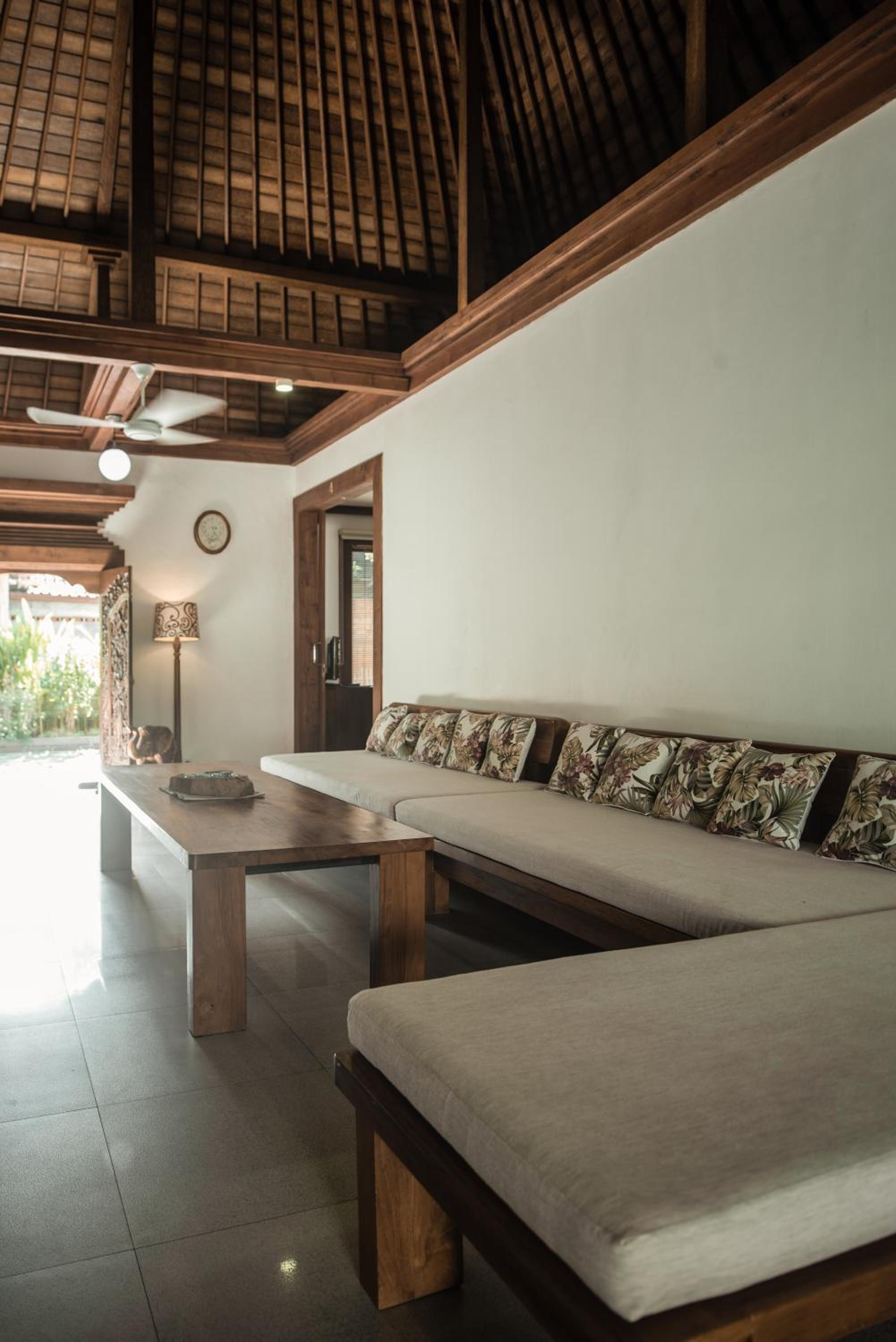 Segara Beach House Villa - Kuta view 4