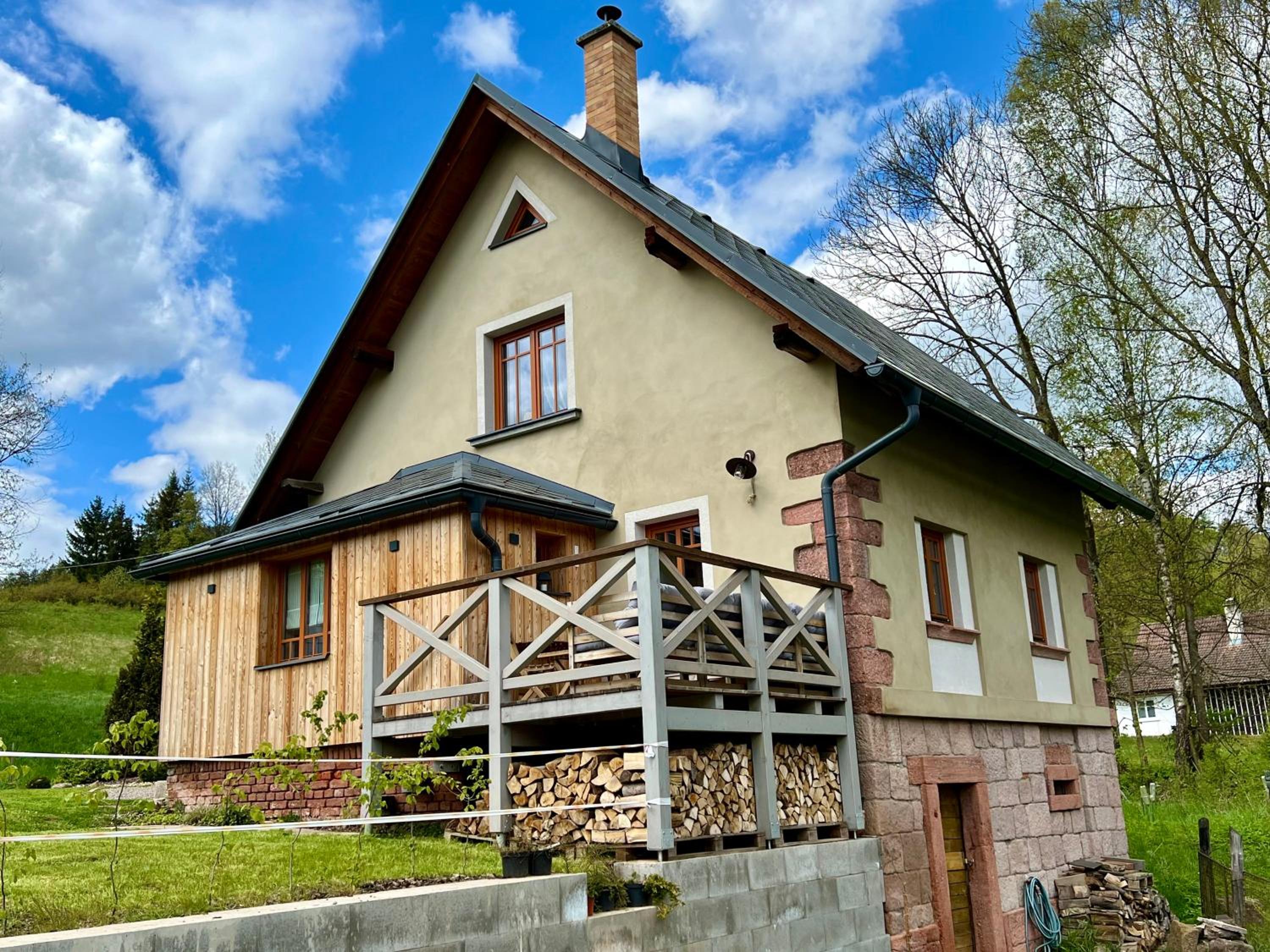 Little Cottage No.100
