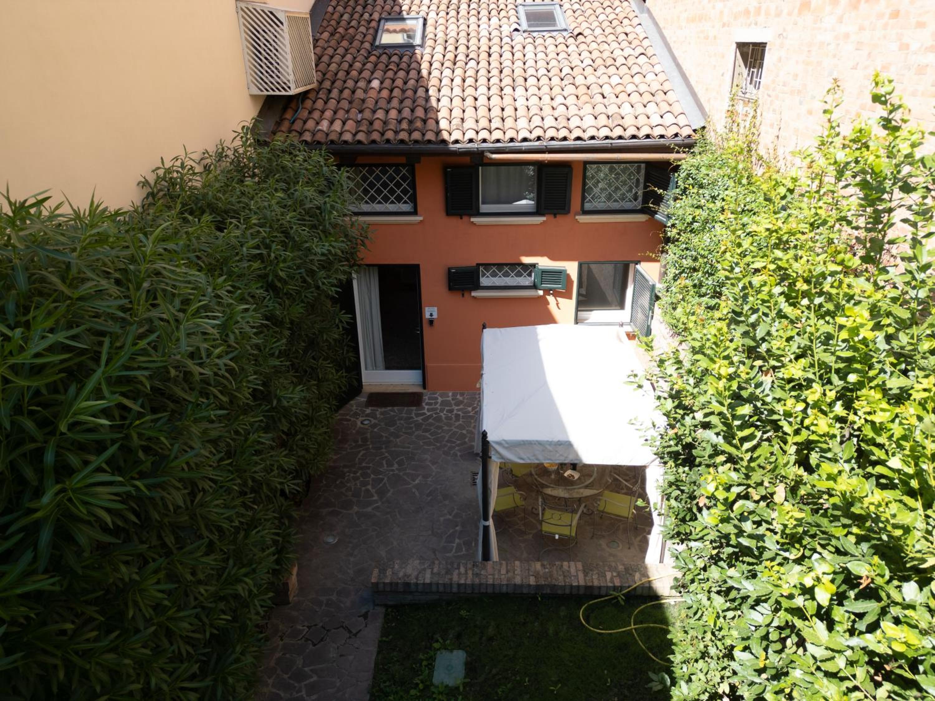Photo 28