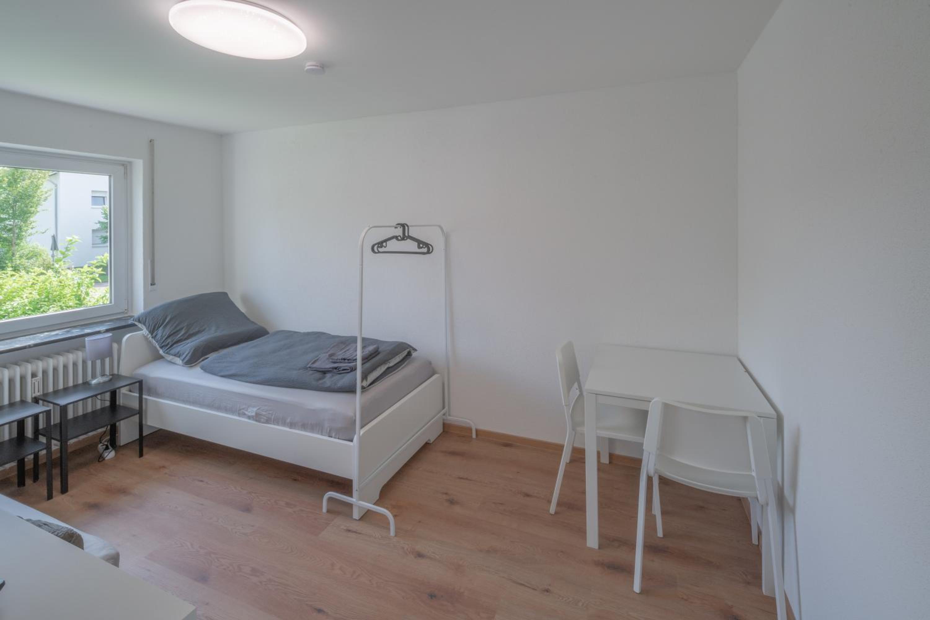 WORK&SLEEP Moderne Apartments in Villingen Schwenningen - Einzelbetten, TV, Bettwäsche & Handtücher, WLAN