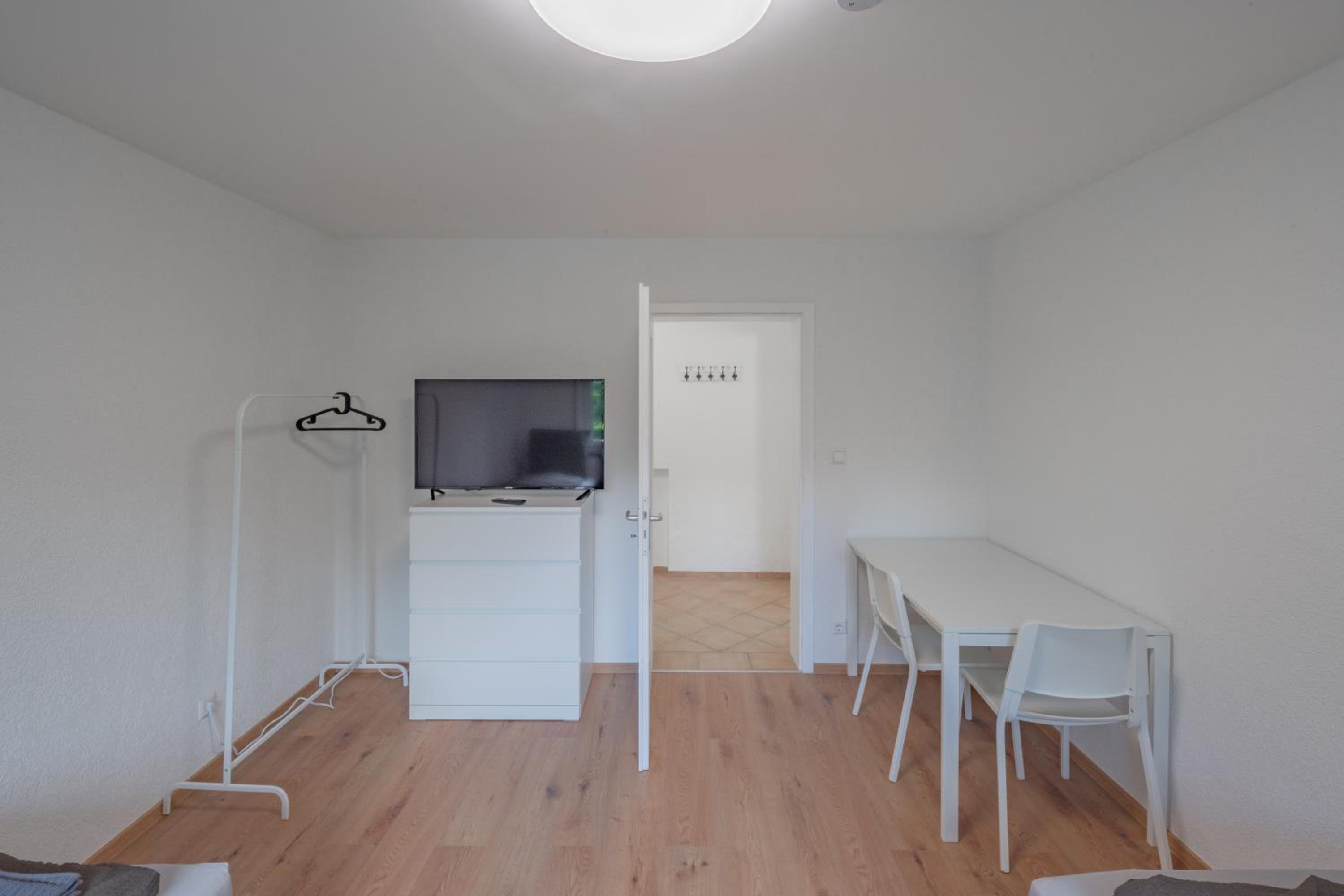 WORK&SLEEP Moderne Apartments in Villingen Schwenningen - Einzelbetten, TV, Bettwäsche & Handtücher, WLAN