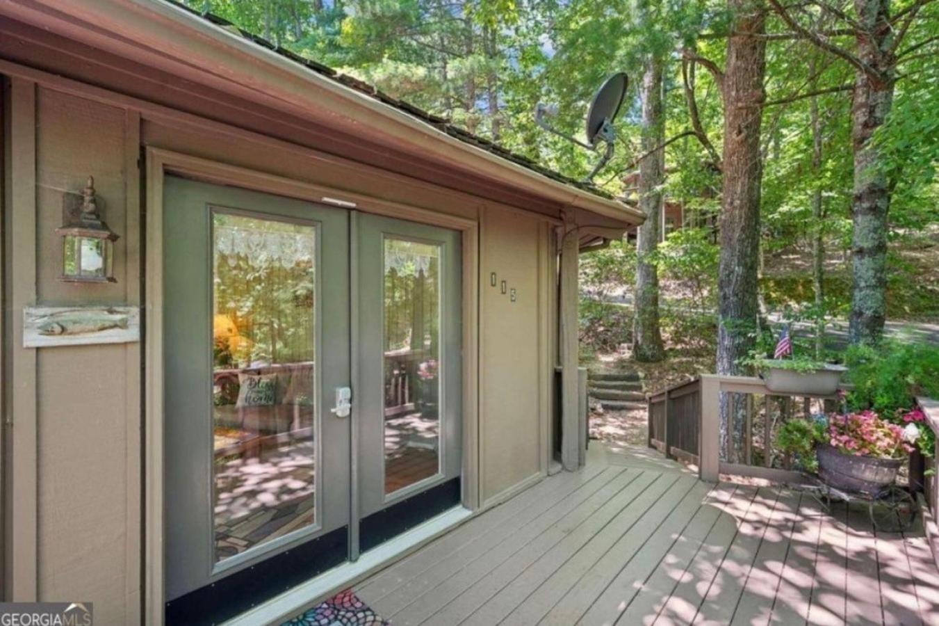 NEW LISTING Treetopper Knoll Chalet view 2
