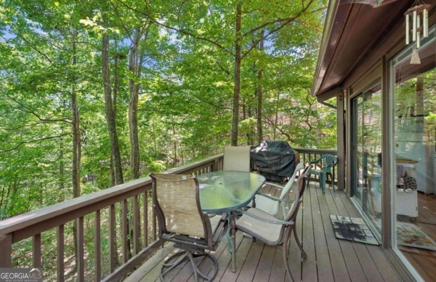 NEW LISTING Treetopper Knoll Chalet view 4
