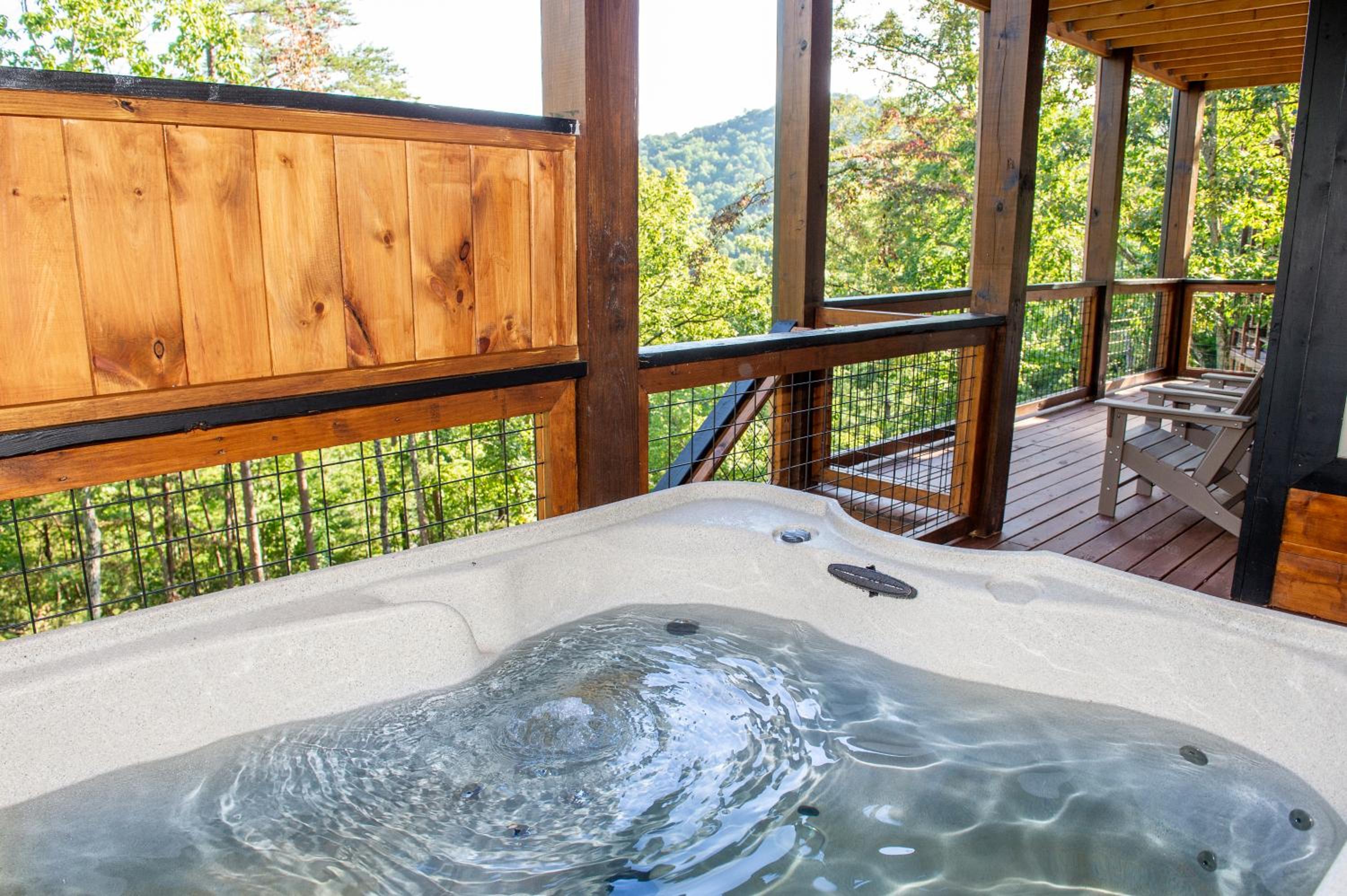 Augys View- Mountain Views-large parking-Large Cabin