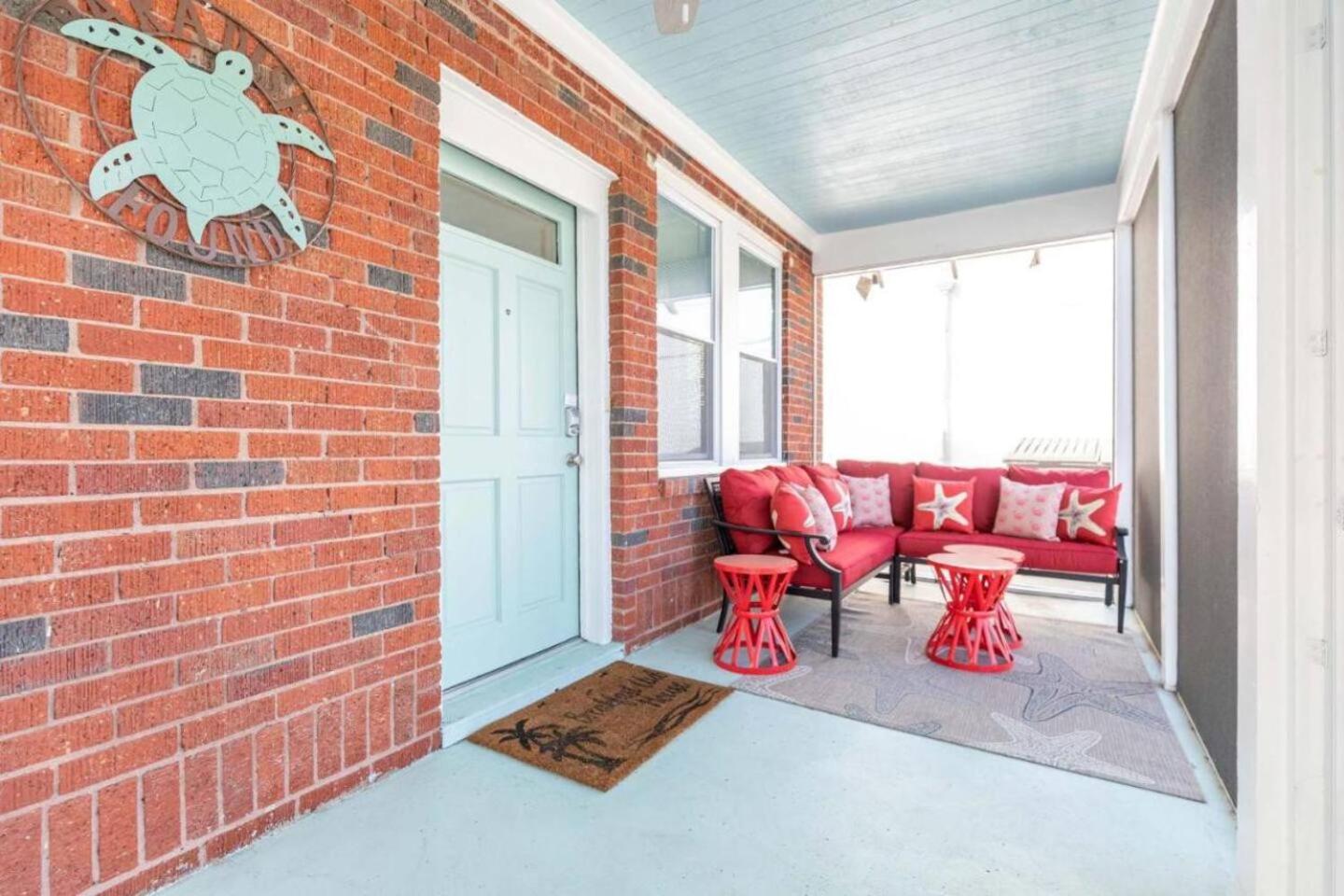 Cozy Entire Home The Breakfast Club House 3BR 2 BA view 4