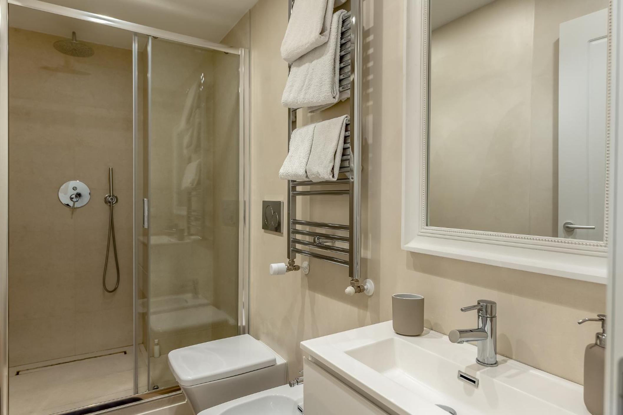 Porta Venezia New Luxury apt - wifi full equiped