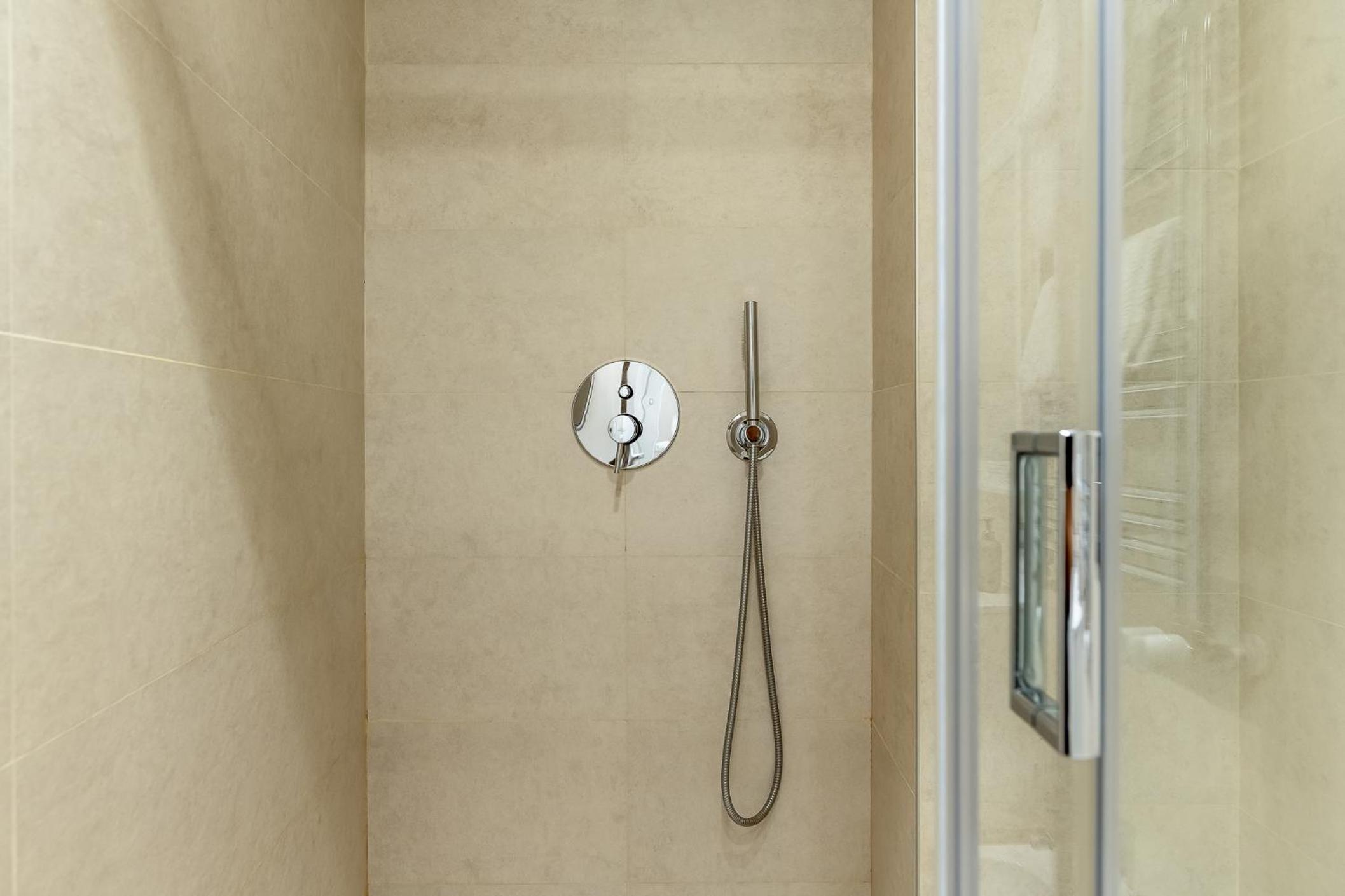 Porta Venezia New Luxury apt - wifi full equiped