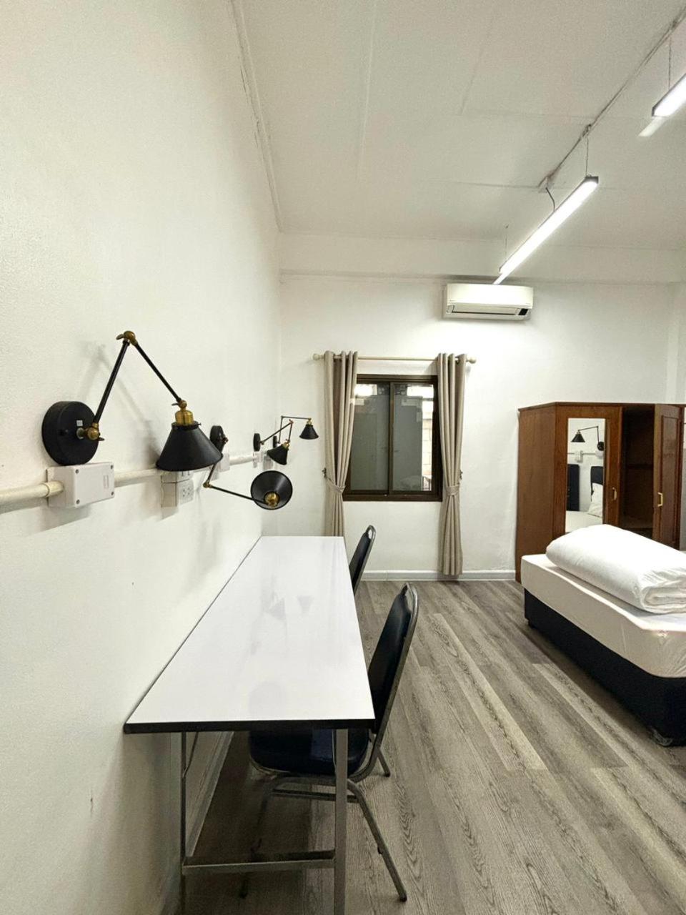 Barn1920s Hostel view 2