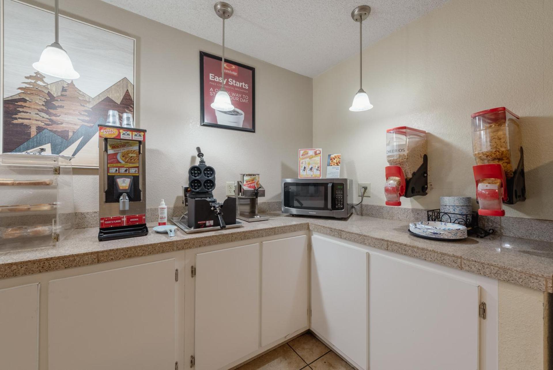Cortez Vacations - Econo Lodge Cortez near Mesa Verde - Property Image 98
