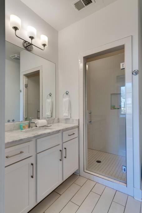 Epic Location- Steps from 12th S, Sleep12 view 4