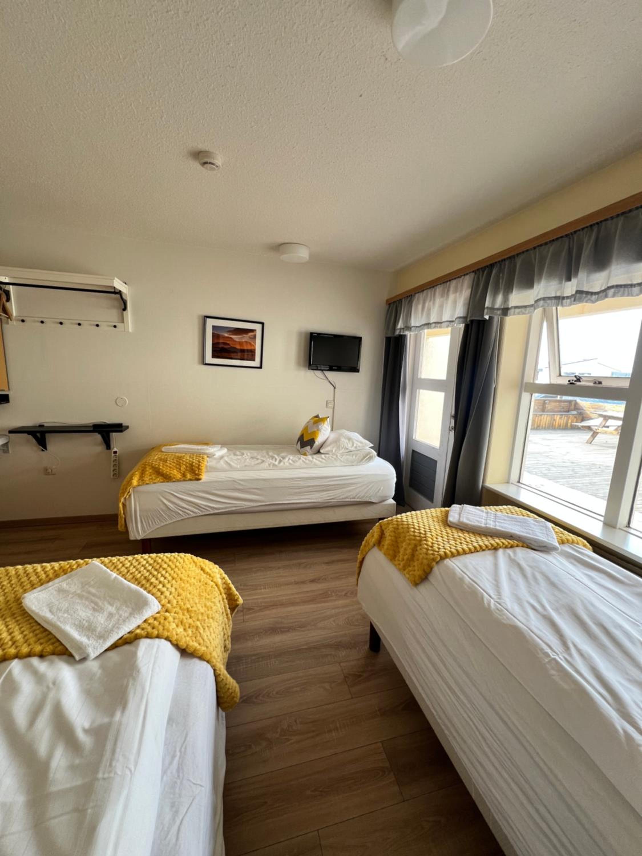 Guesthouse Hvammur by the Harbour
