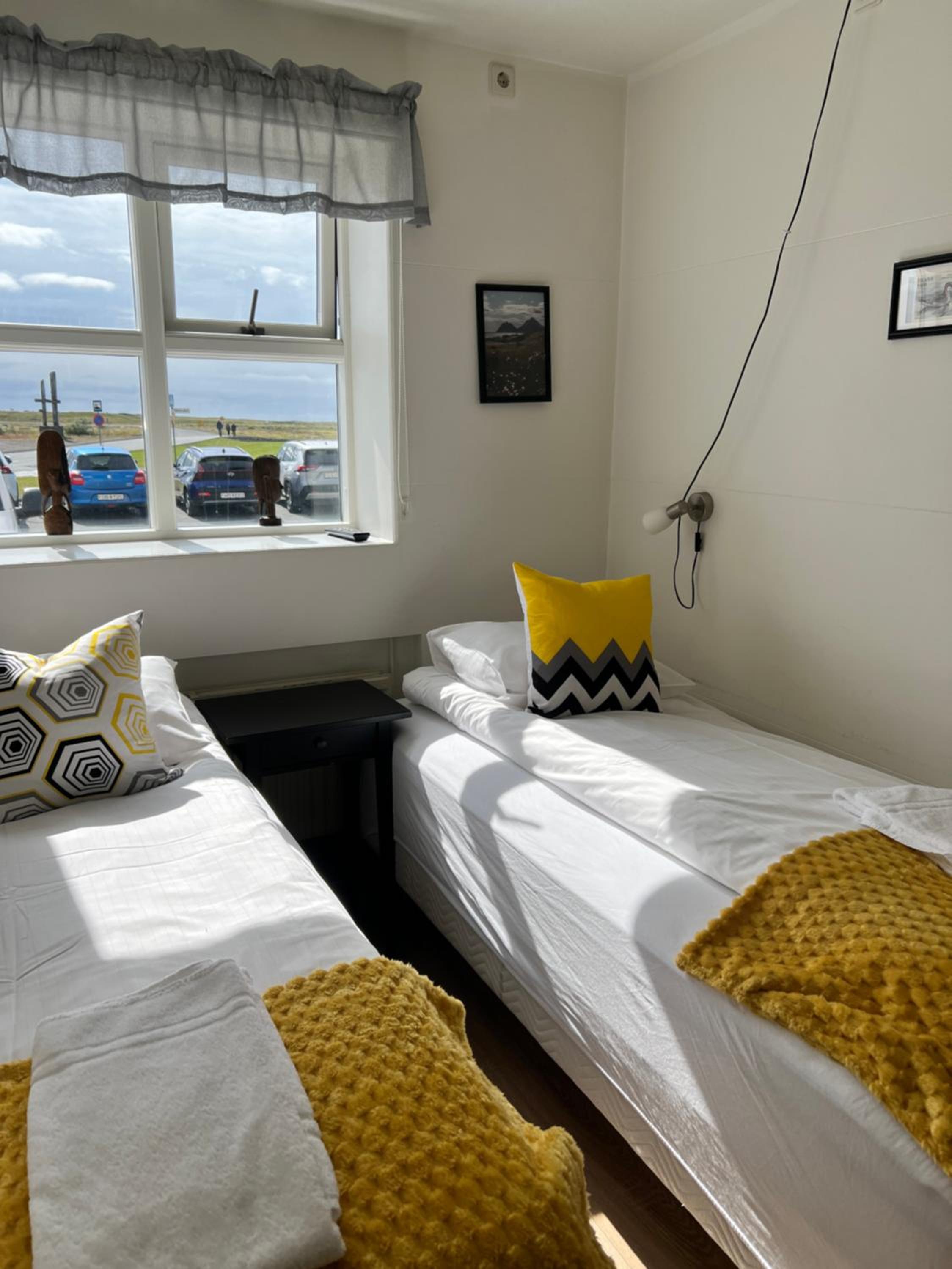 Guesthouse Hvammur by the Harbour