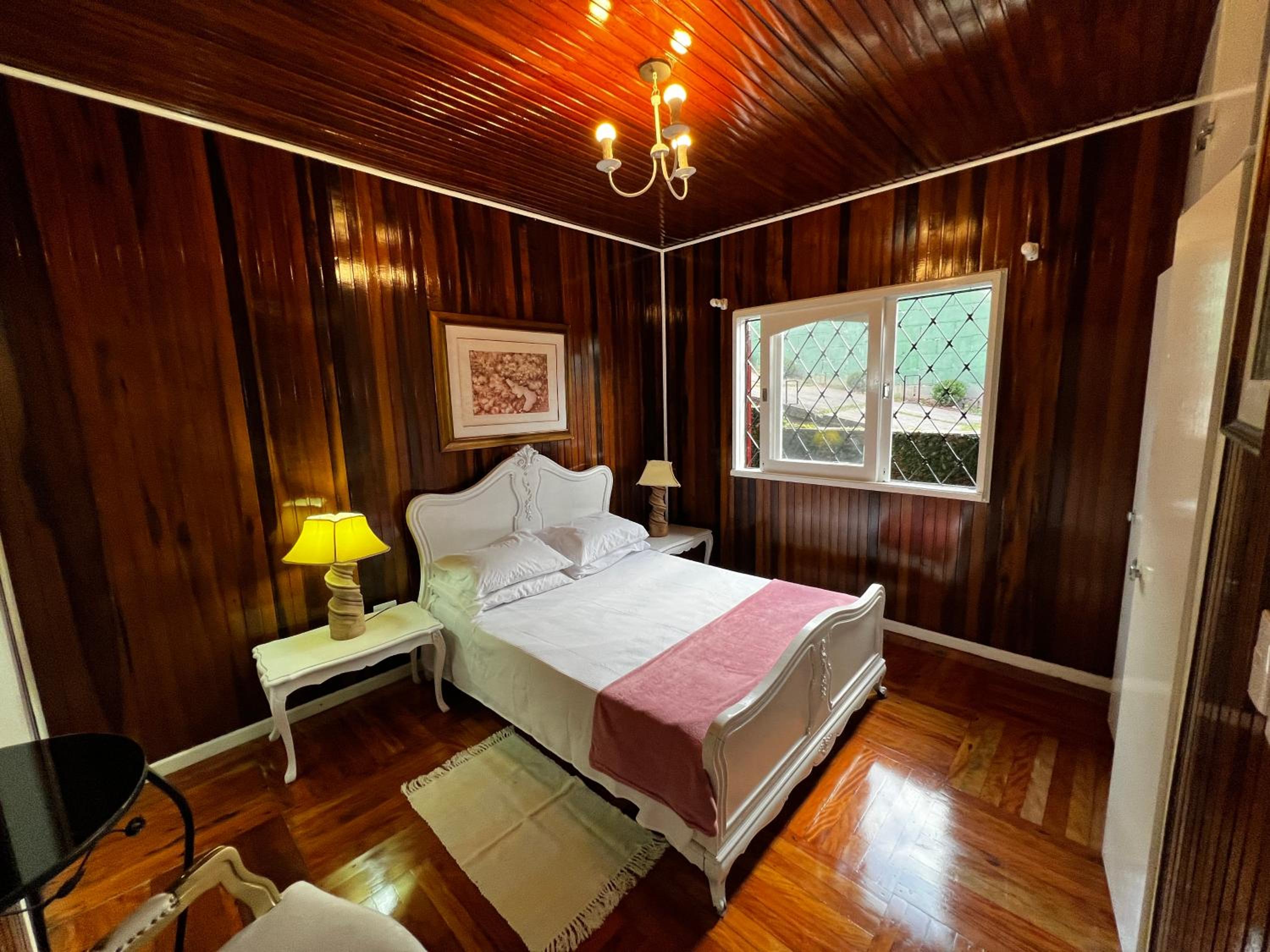 Cabana em Campos do Jordão 8 pessoas com suíte H26