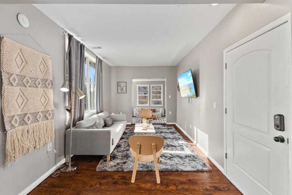 Beautiful 1Bedroom Apt - with Spacious Living Room view 2