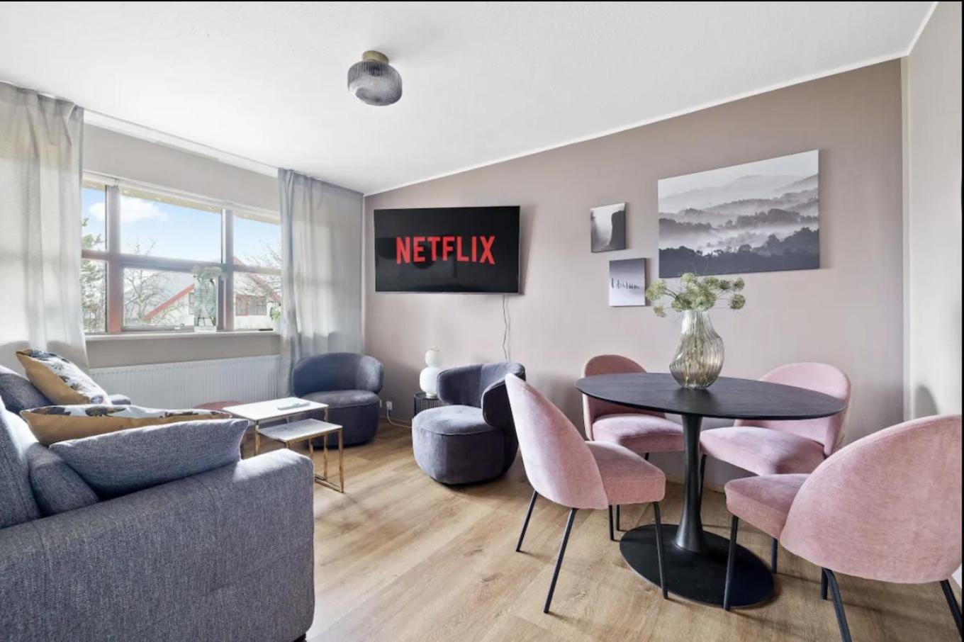 Inviting 2BR Haven in the Heart of the Suburbs