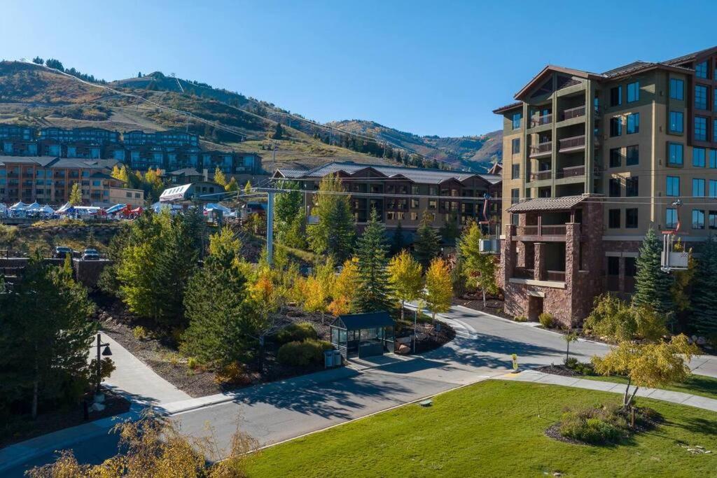 Canyons Ski Condo with Resort Amenities view 3