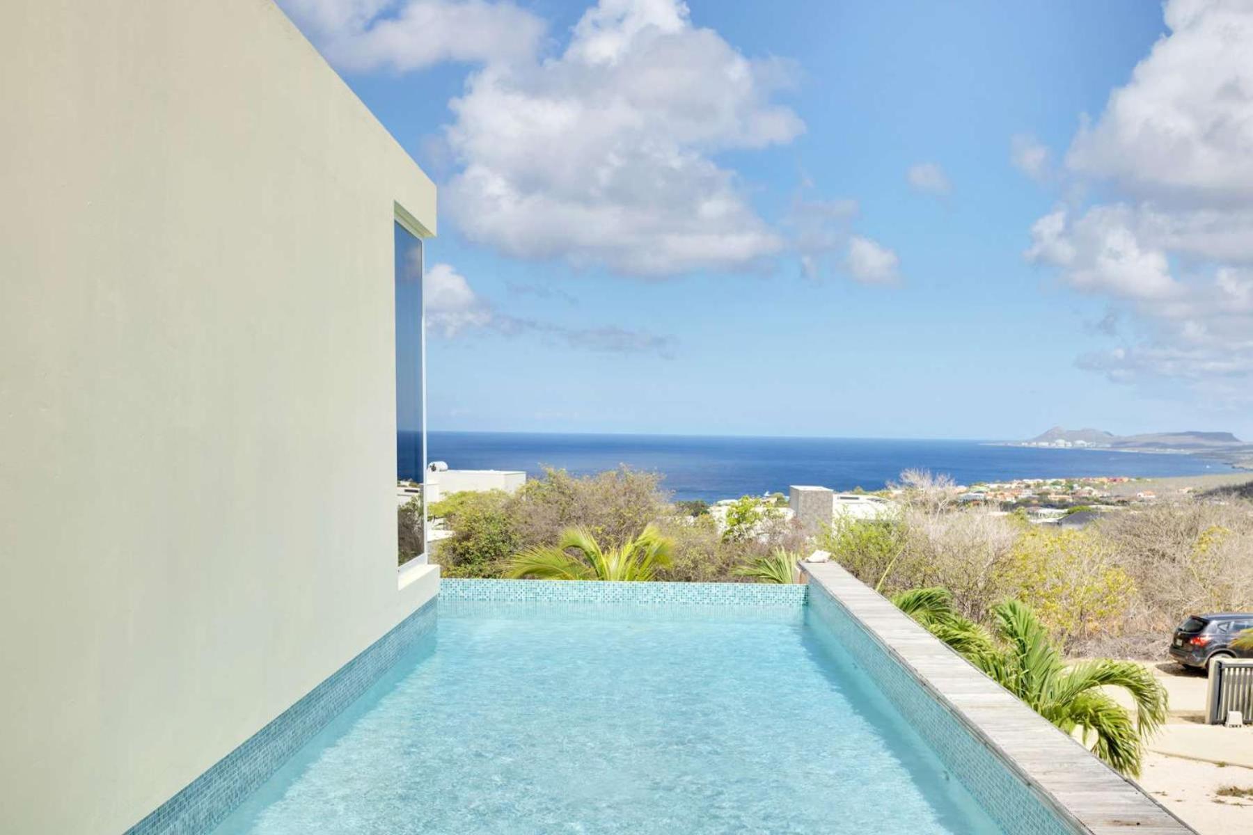 Villa Rowsu with Private Pool and Sea View