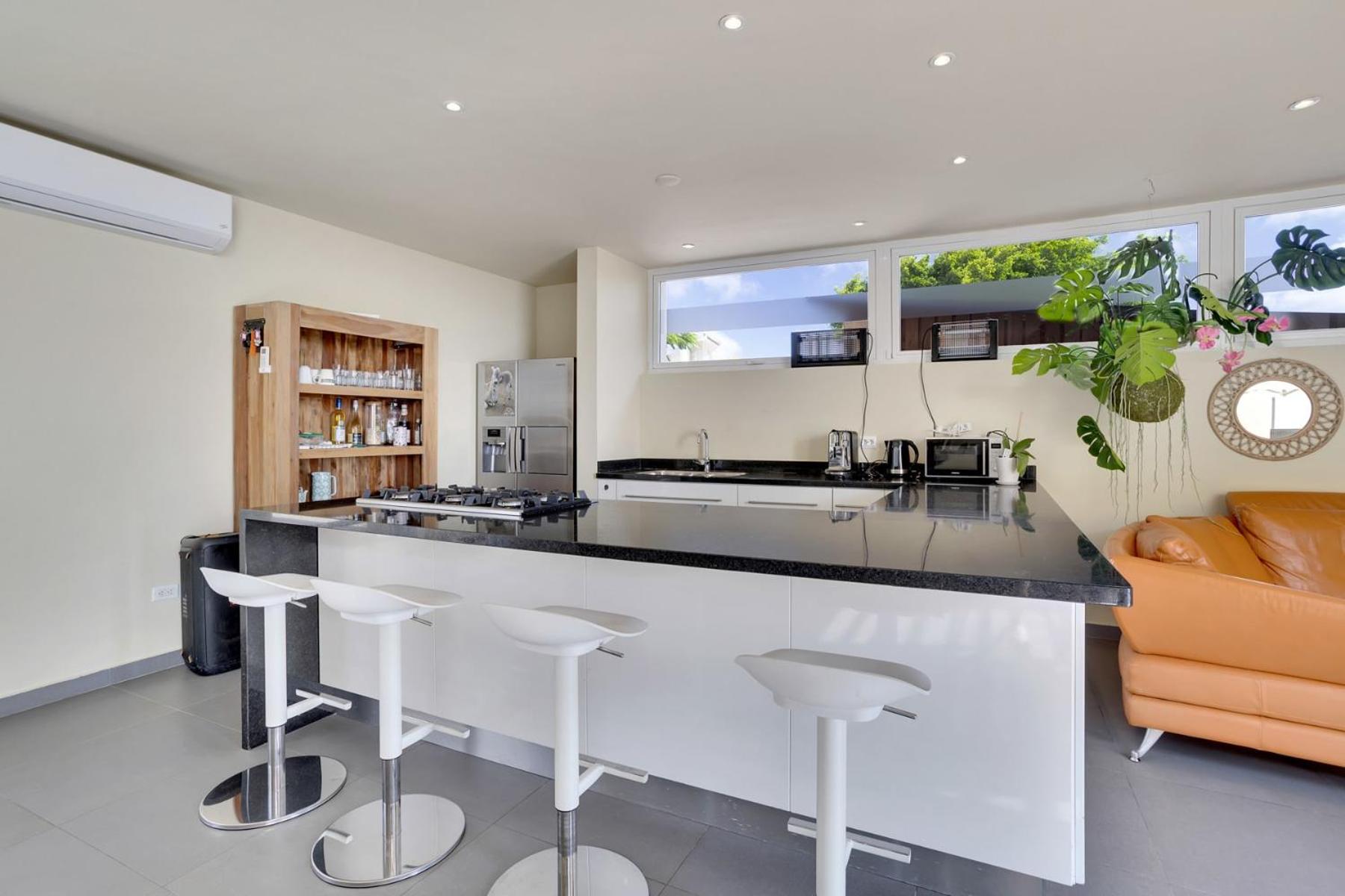 Villa Rowsu with Private Pool and Sea View