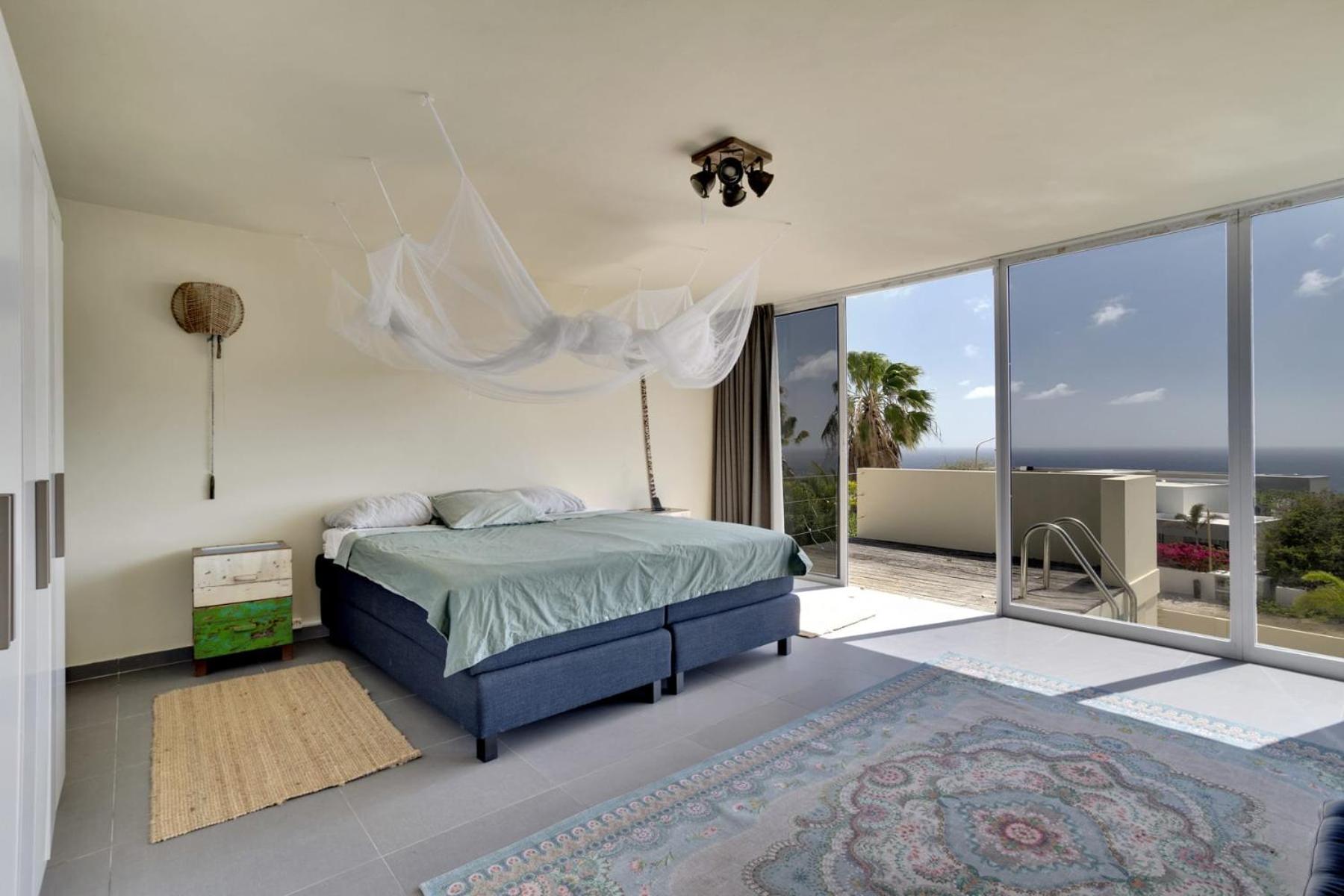 Villa Rowsu with Private Pool and Sea View